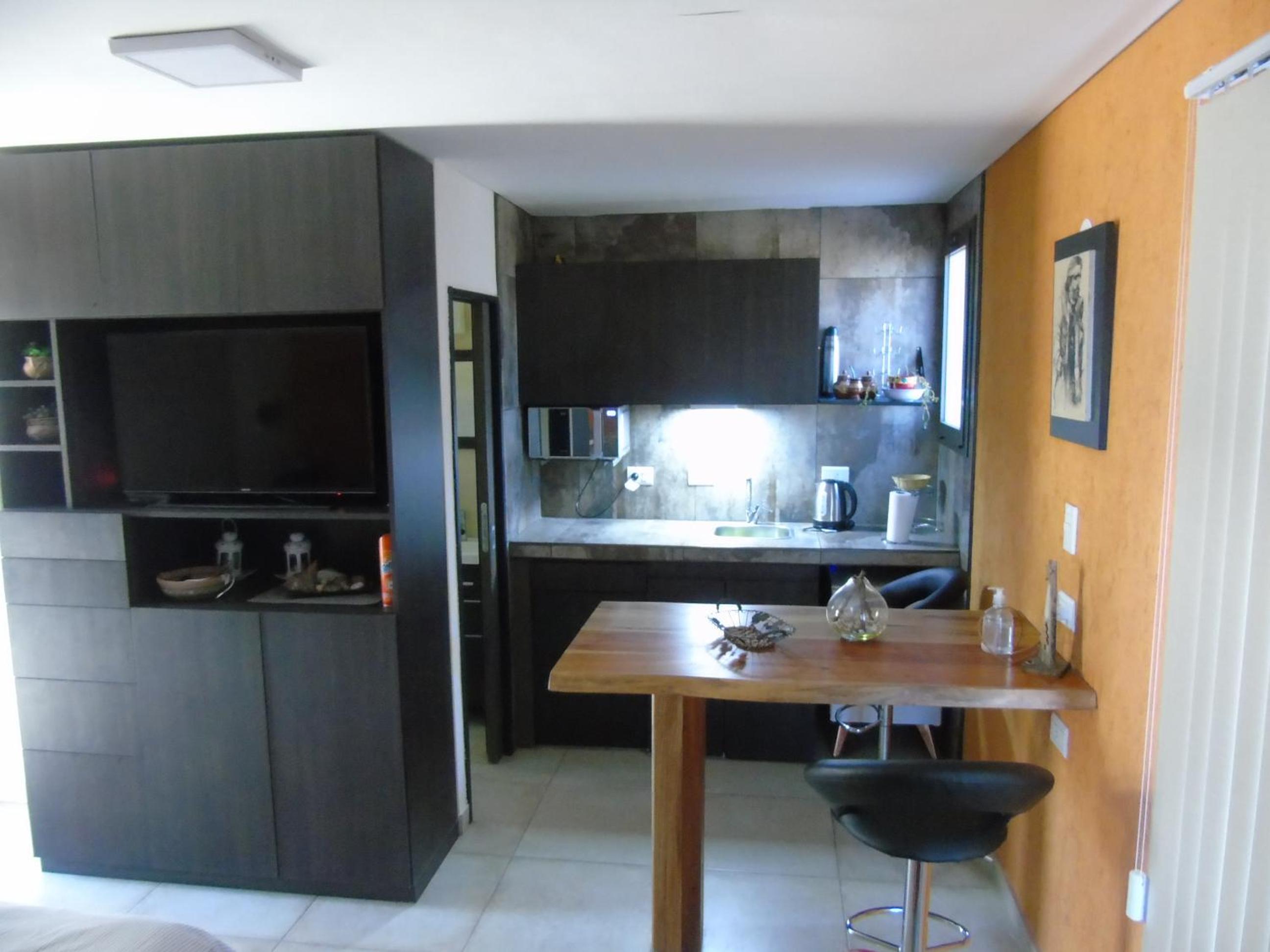 Base Manzano