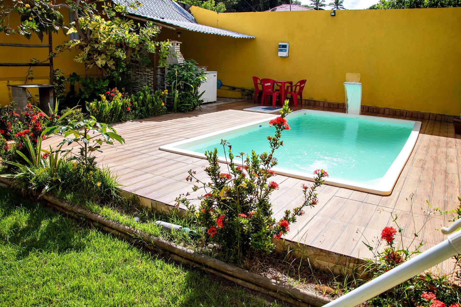 Casa aconchegante com piscina em Camacari BA