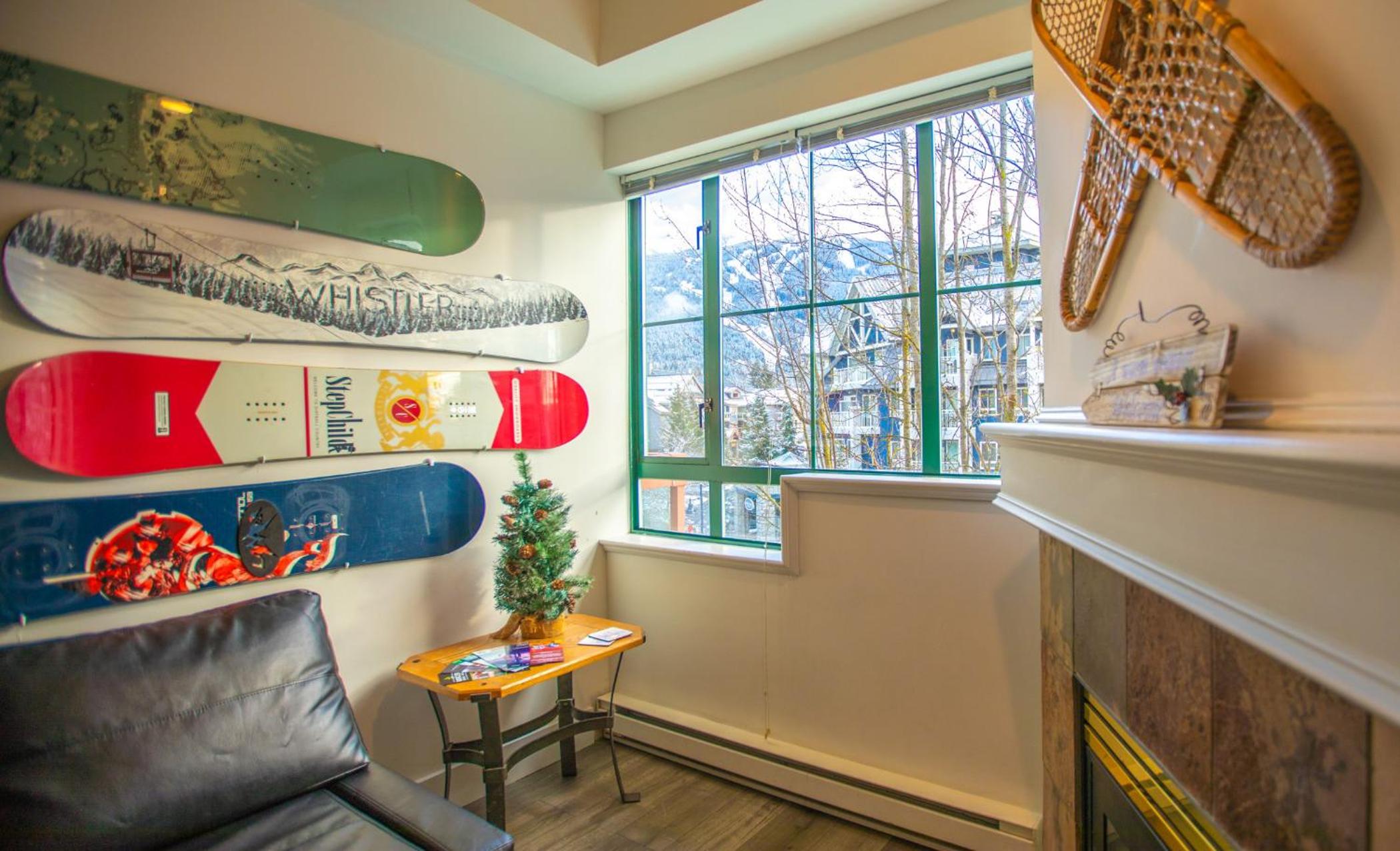 The Après, Village Studio with Hot Tub and View