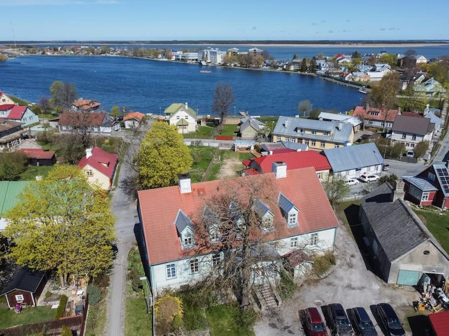 Lovely 2-bedroom apartment with free parking