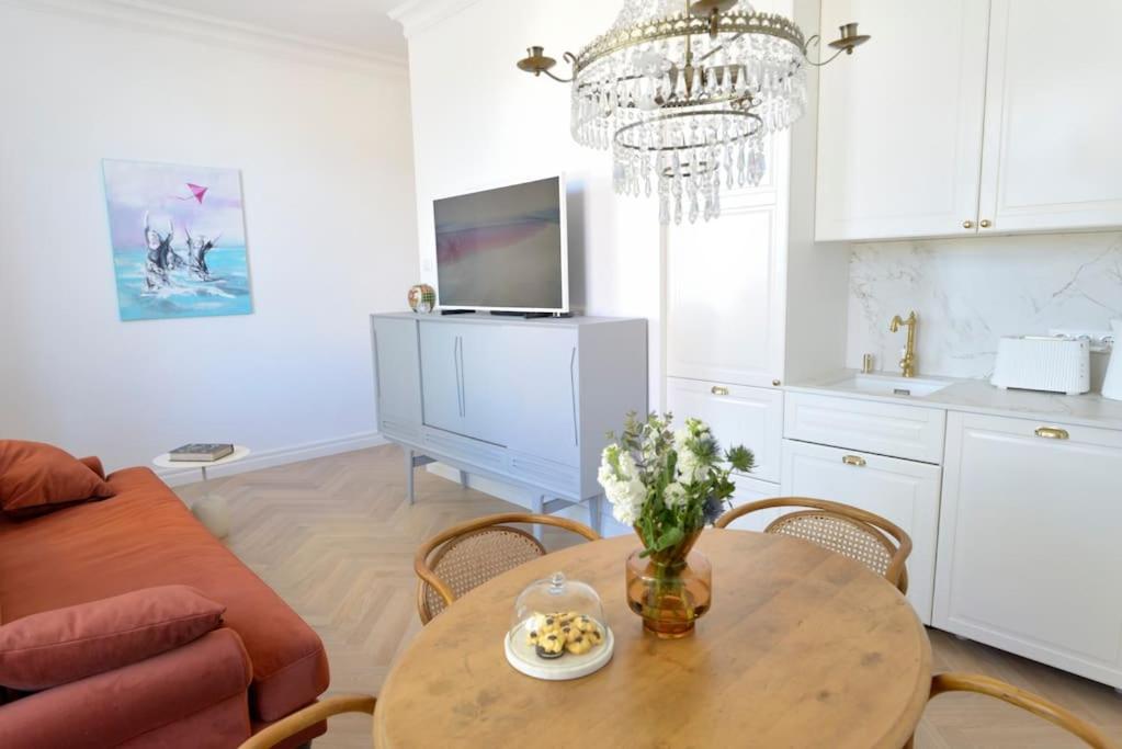 Lovely 2-bedroom apartment with free parking