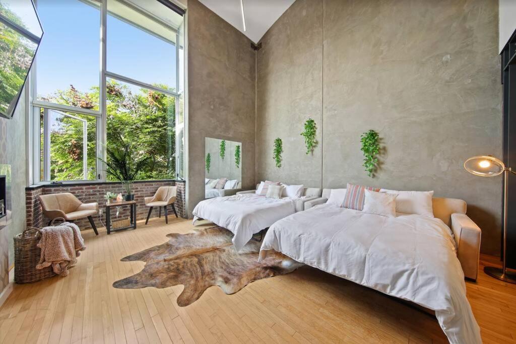 New York Style Penthouse in the heart of the city view 3