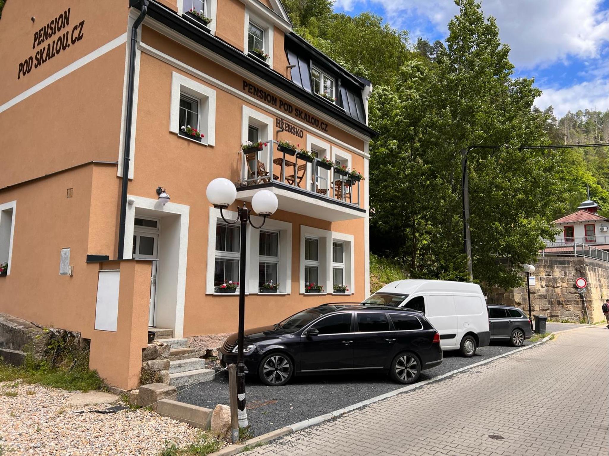 PENSION POD SKALOU