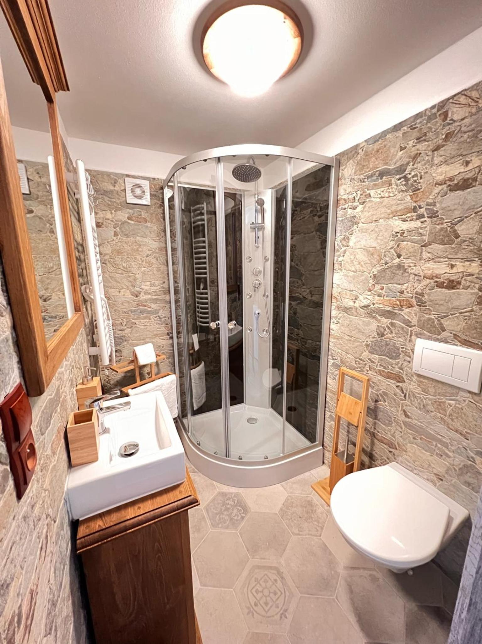 PENSION POD SKALOU
