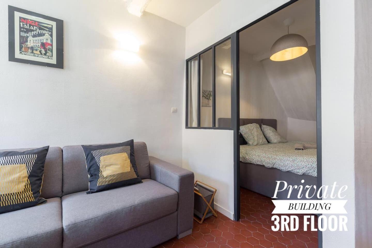 PRIVATE BUILDING, 4 APTS, UNIQUE AT NICE- OLD TOWN view 4