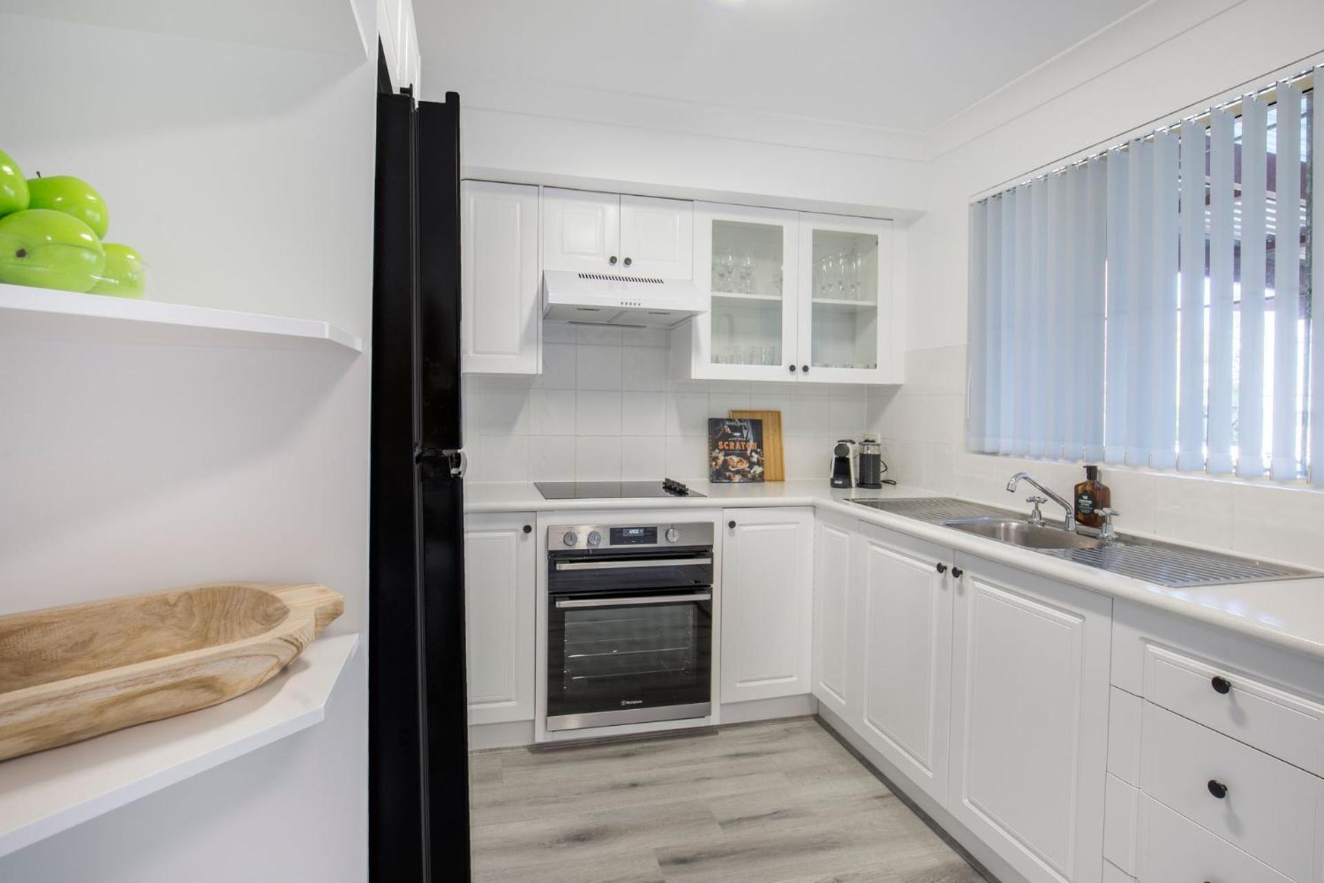 Aquamarine - modern & bright Huskisson townhouse