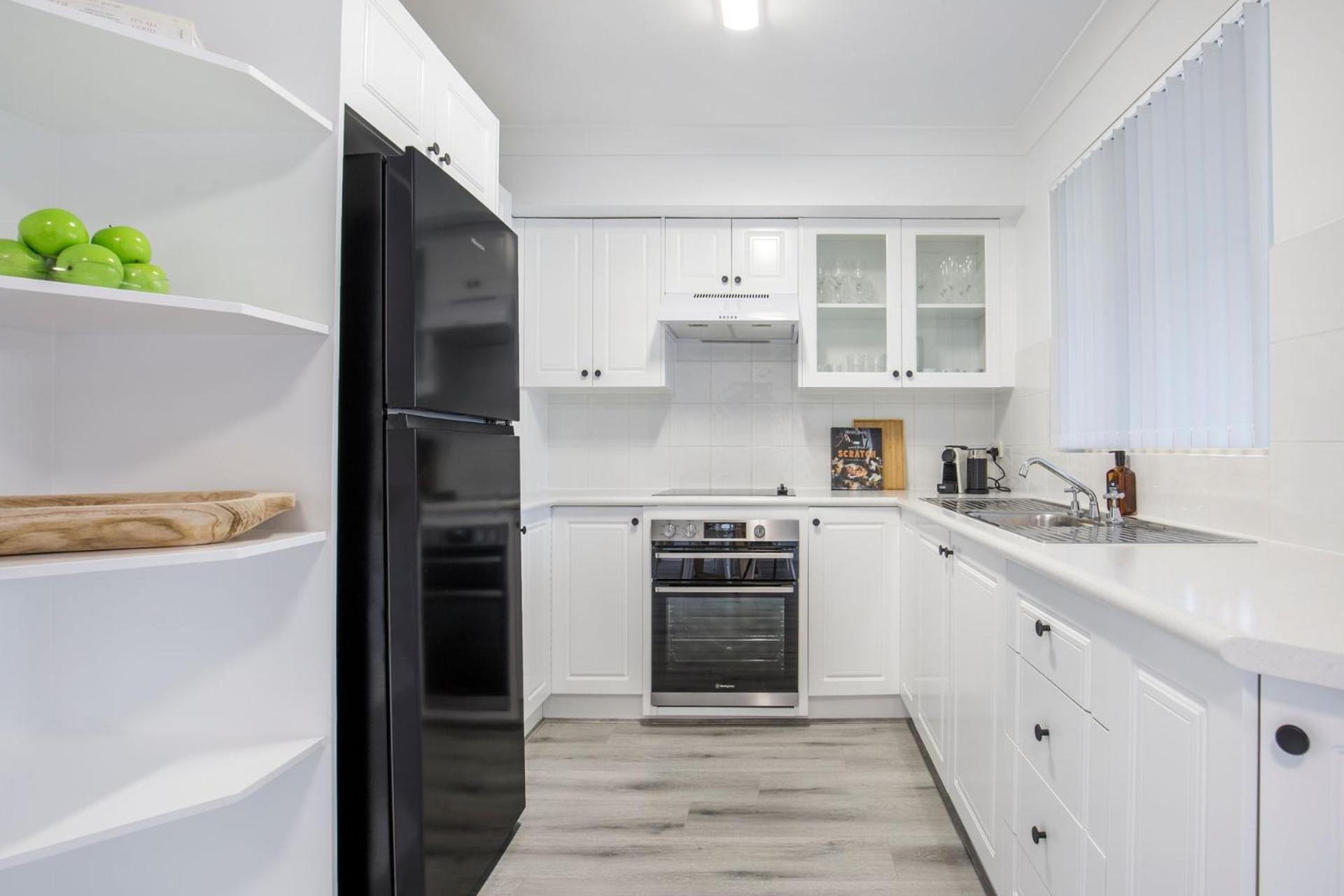Aquamarine - modern & bright Huskisson townhouse