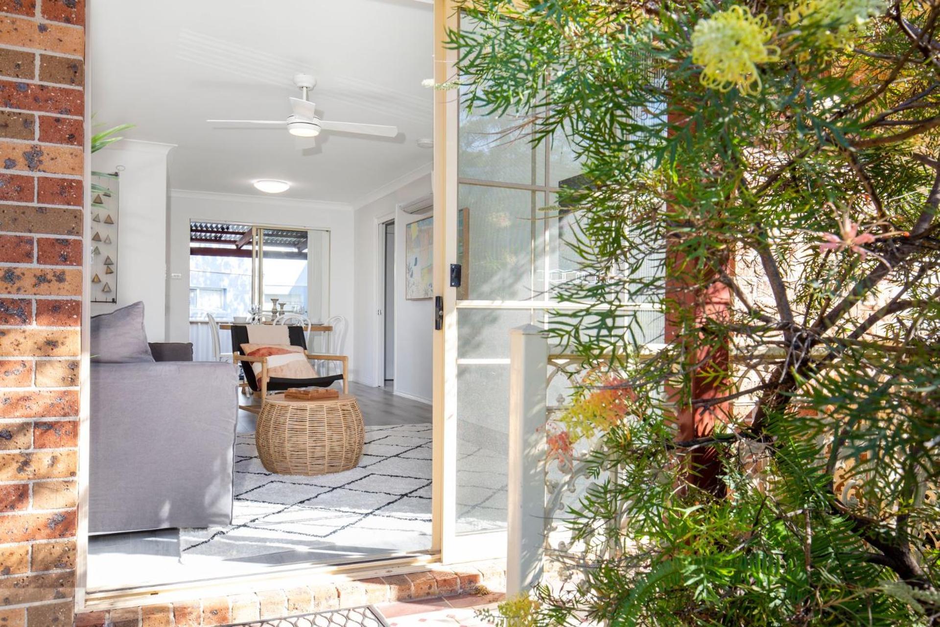 Aquamarine - modern & bright Huskisson townhouse