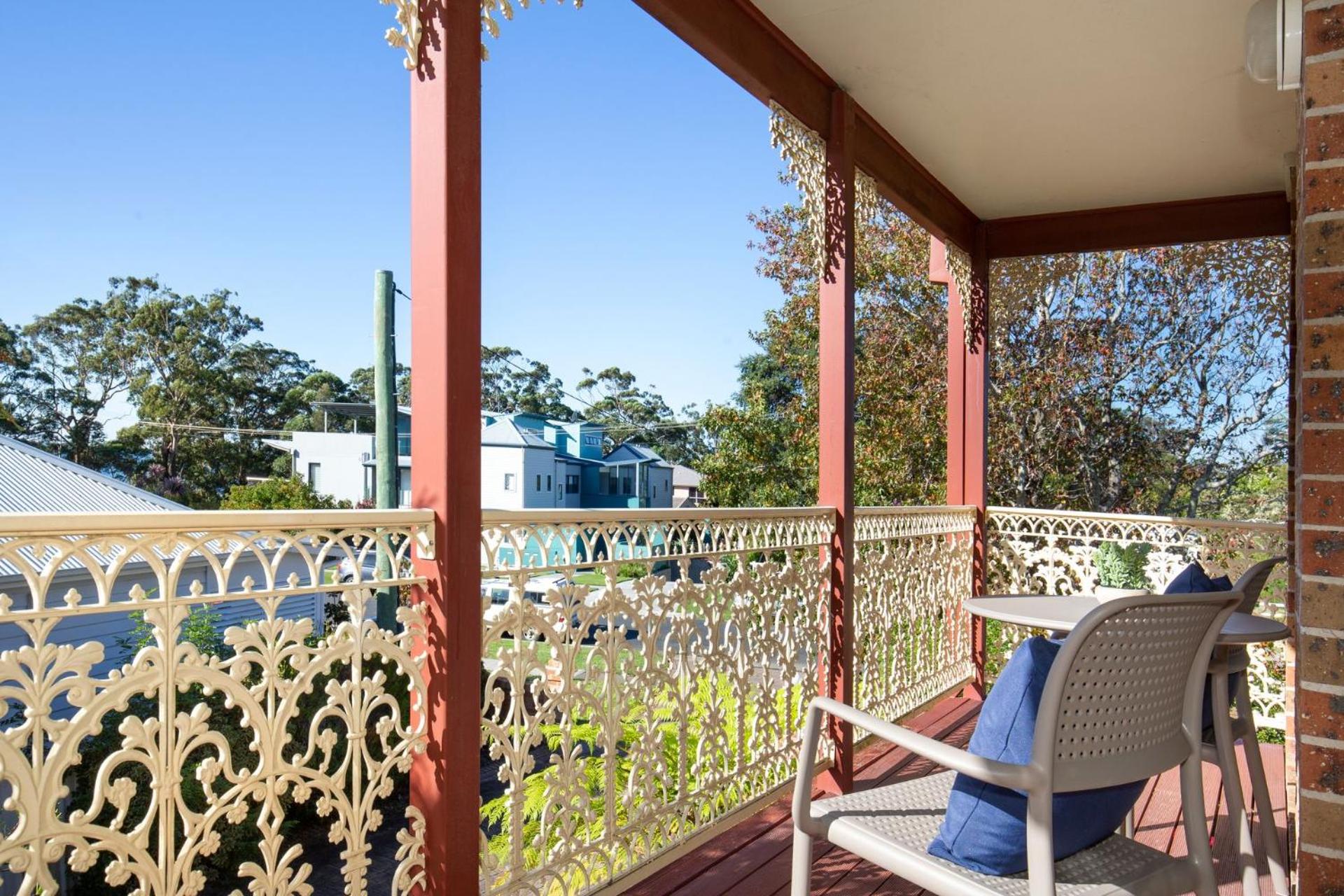 Aquamarine - modern & bright Huskisson townhouse