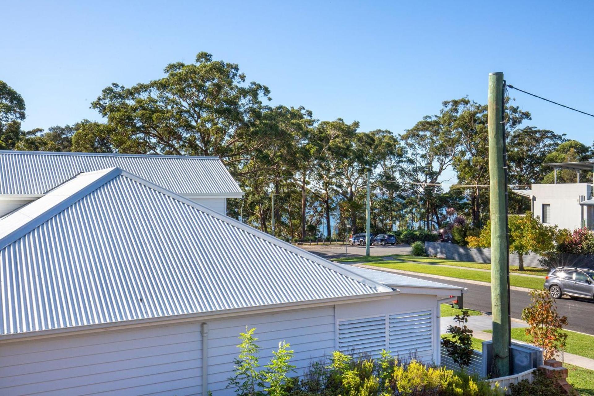 Aquamarine - modern & bright Huskisson townhouse