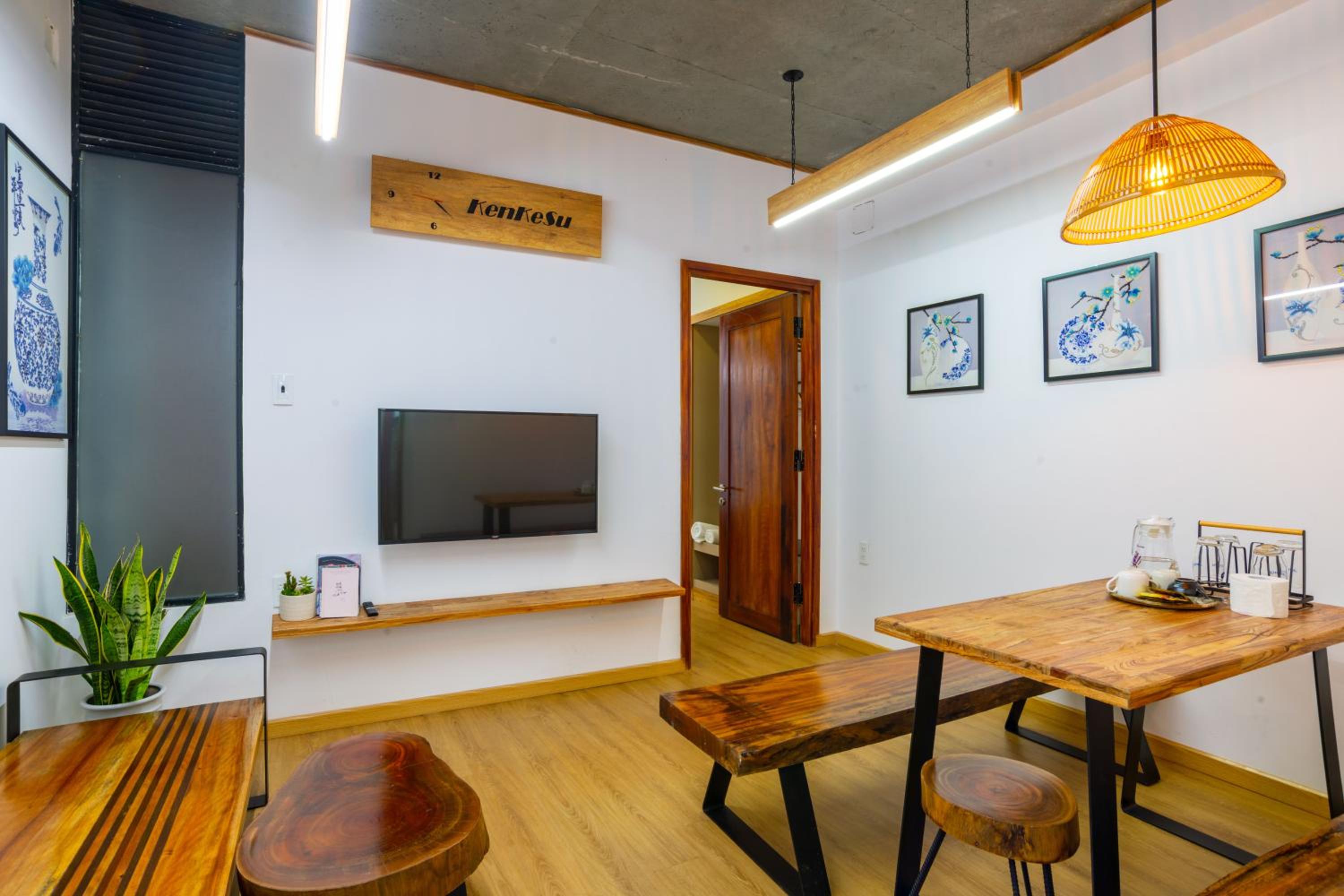 KenKeSu- 2 adjacent floors - Whole 2nd&3rd floor- 4BRs- Cozy home same roof with Host family view 5