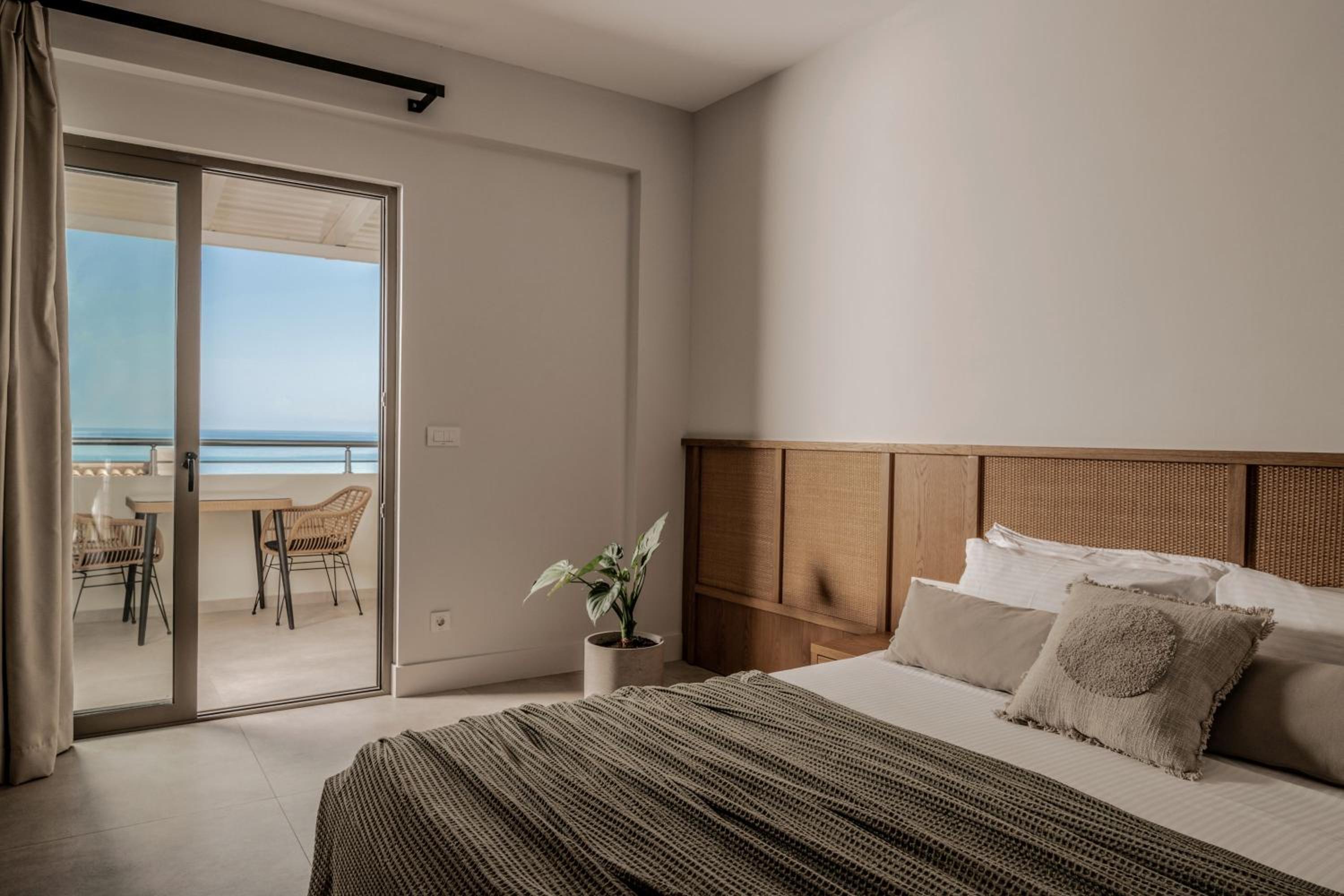 Paradise Elegant Beach Apartments, by ZanteWize photo 4