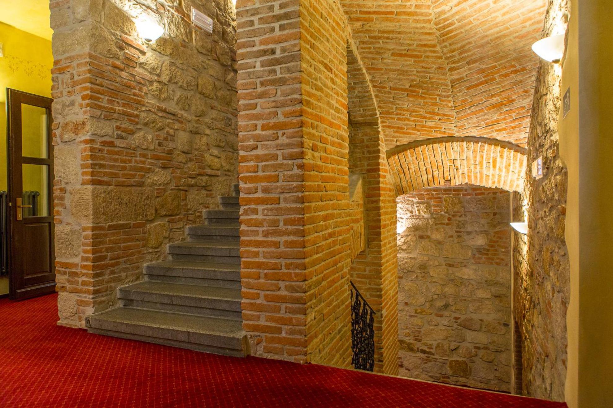 Hotel Rous - Property Image 11