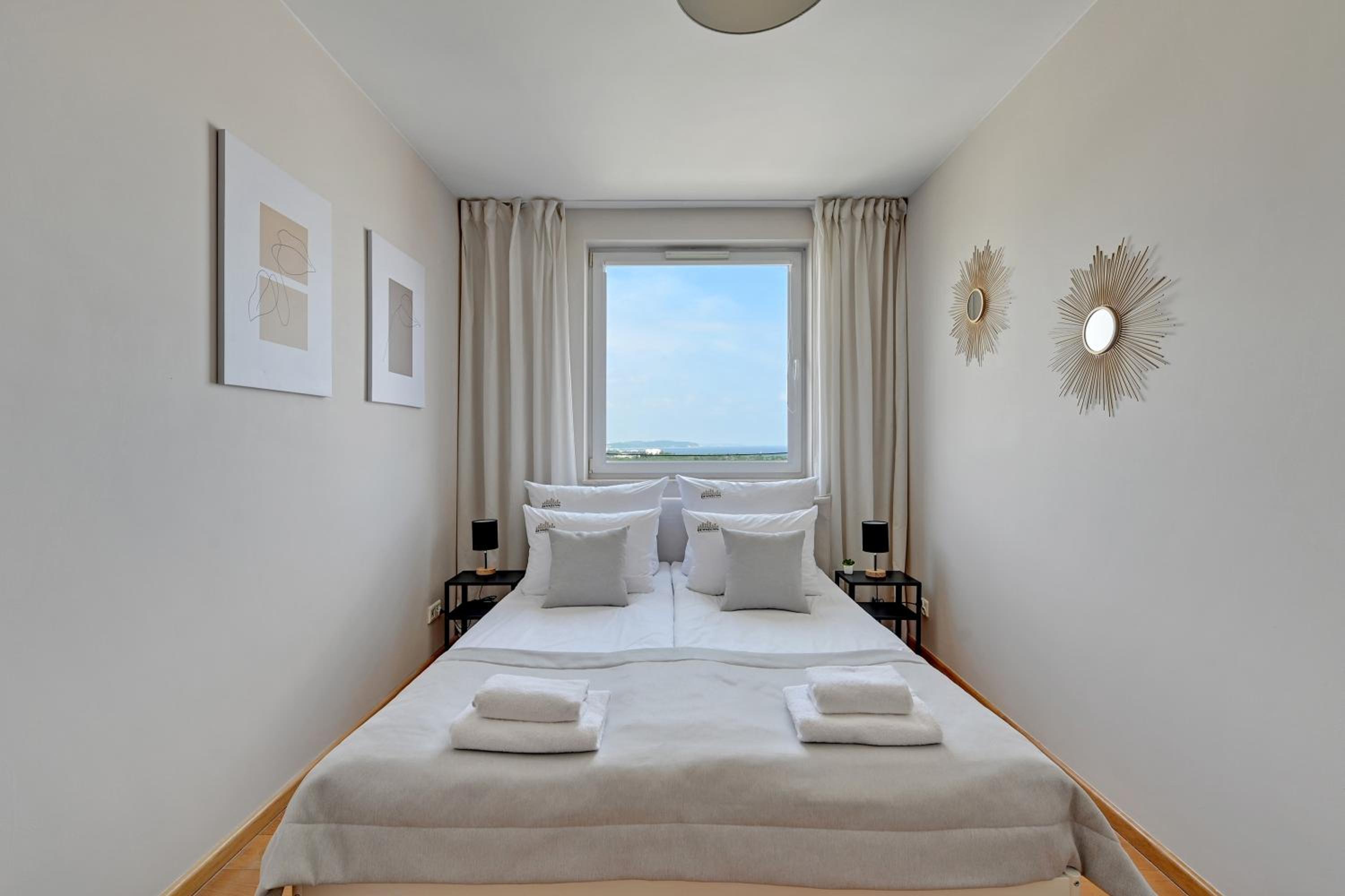 Top Floor z widokiem na morze by Downtown Apartments
