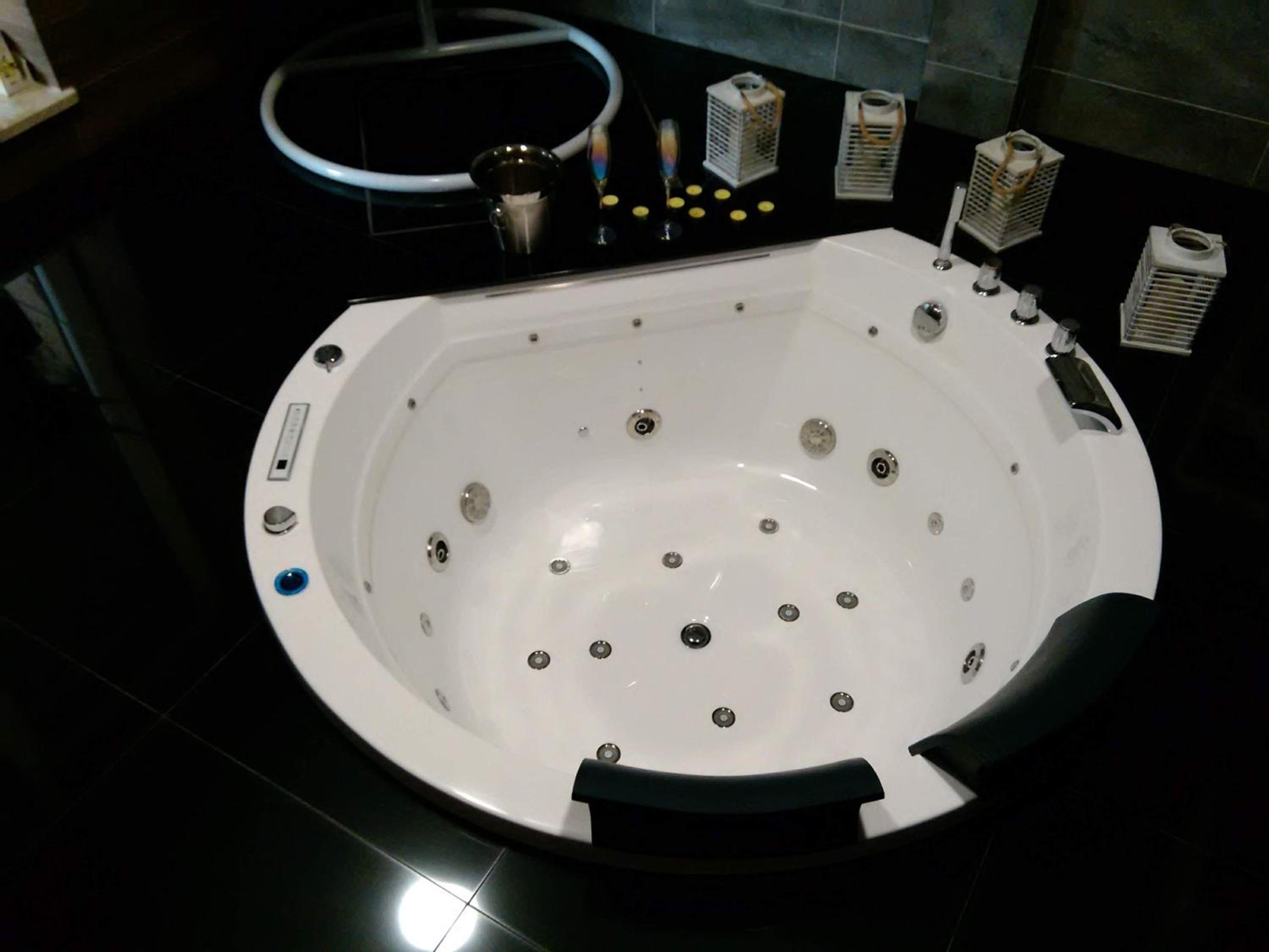 Jacuzzi