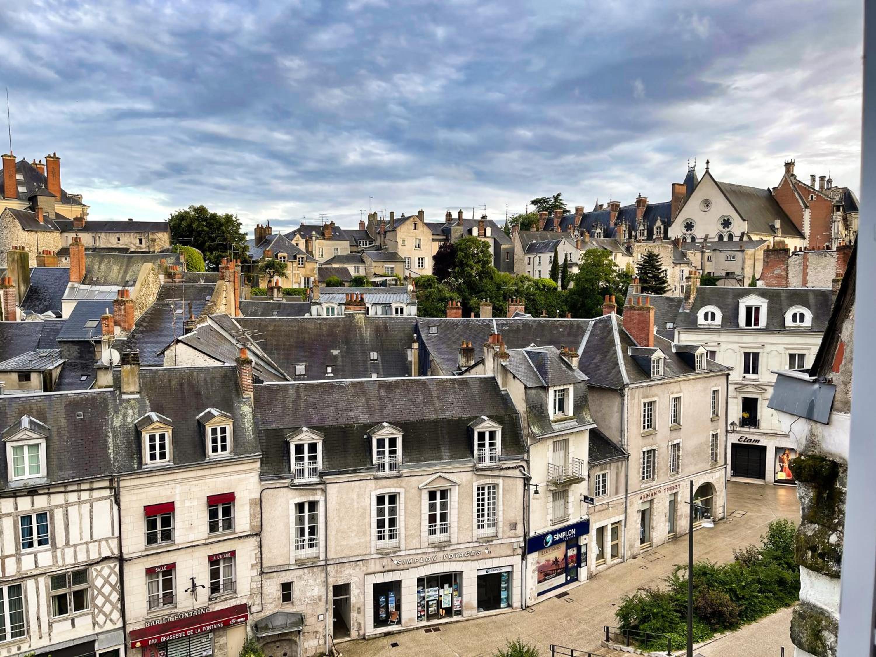 ☆ On the Rooftops of Blois ☆ T2 with Château View