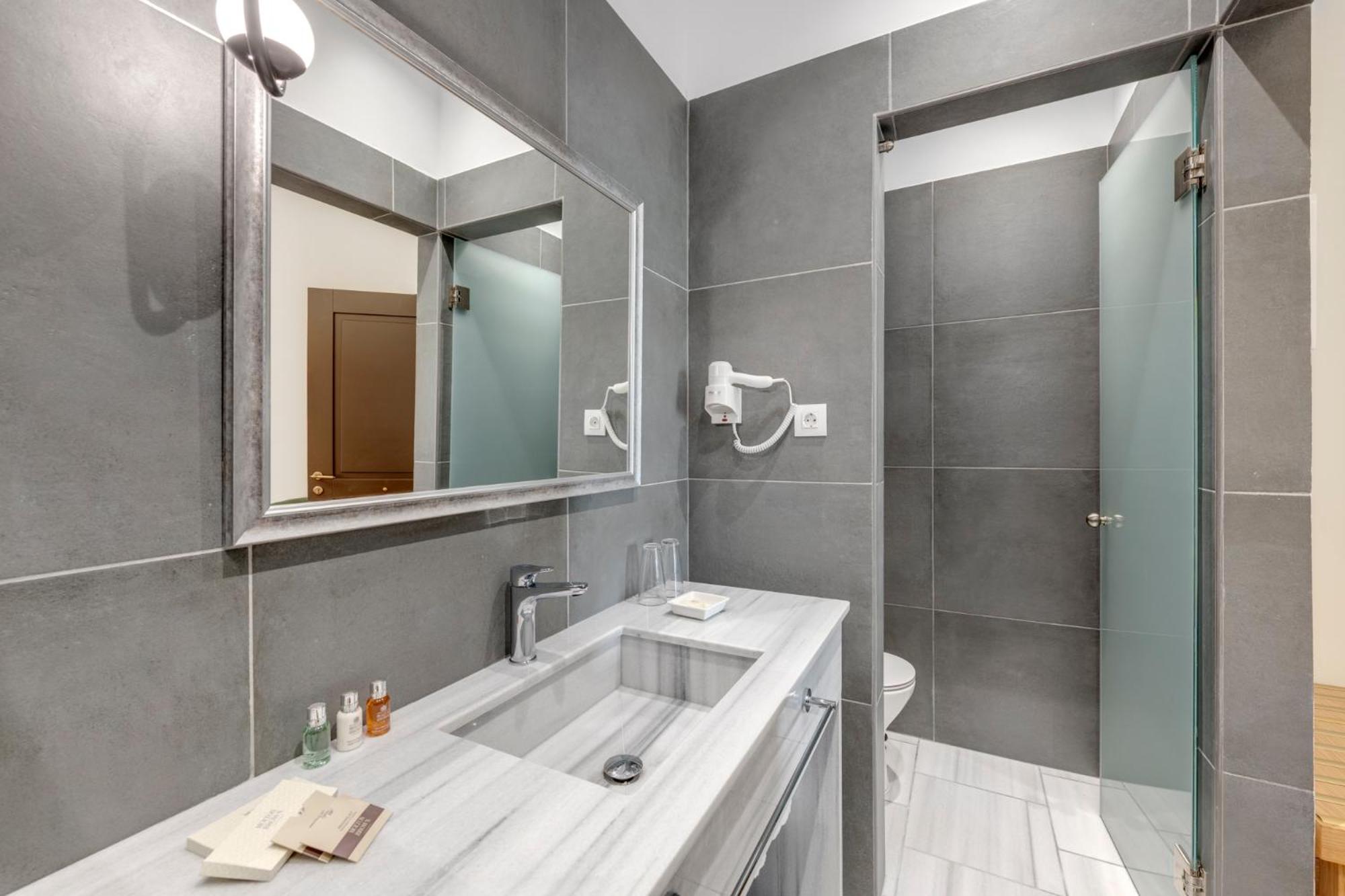 1844 Suites Syros