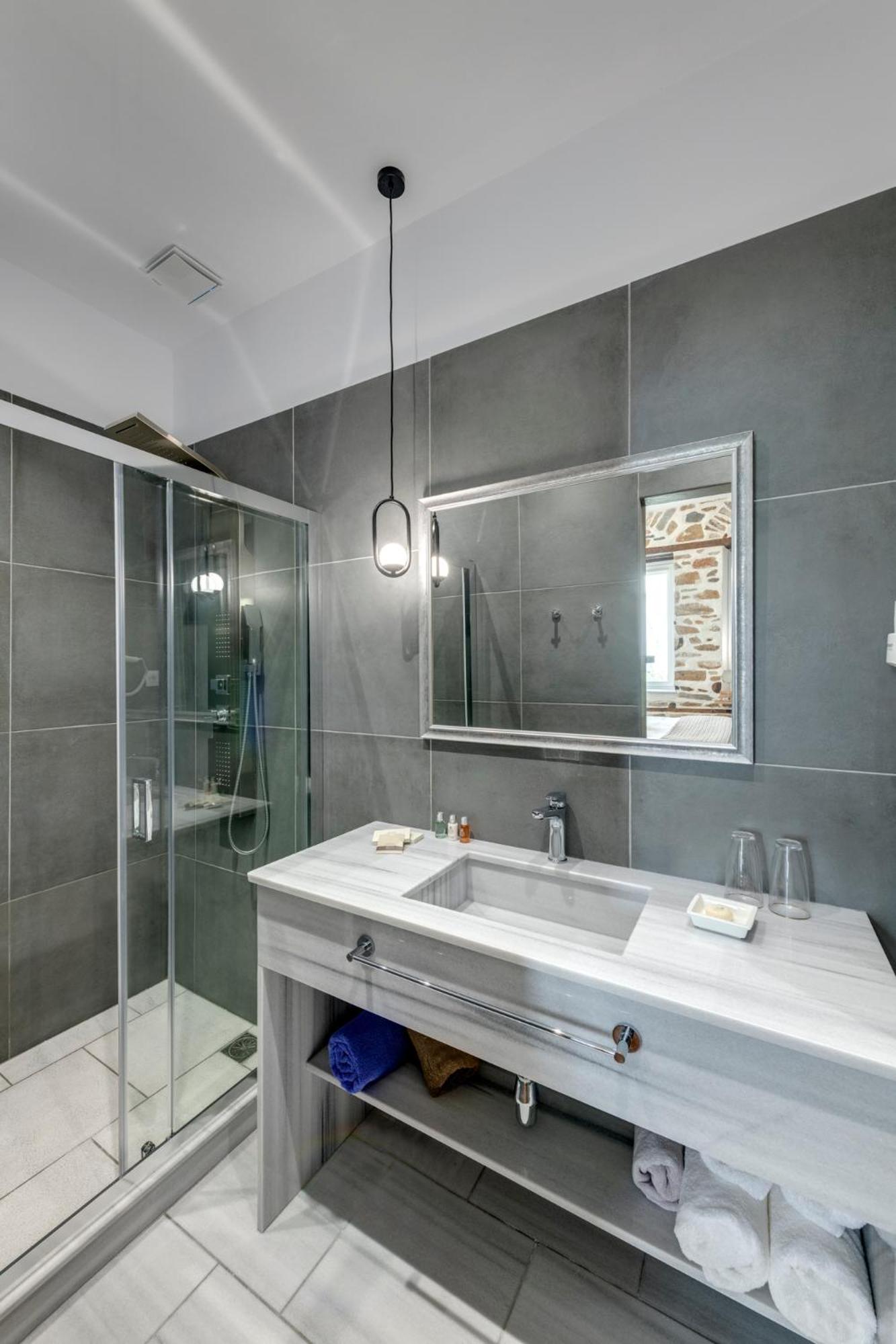 1844 Suites Syros