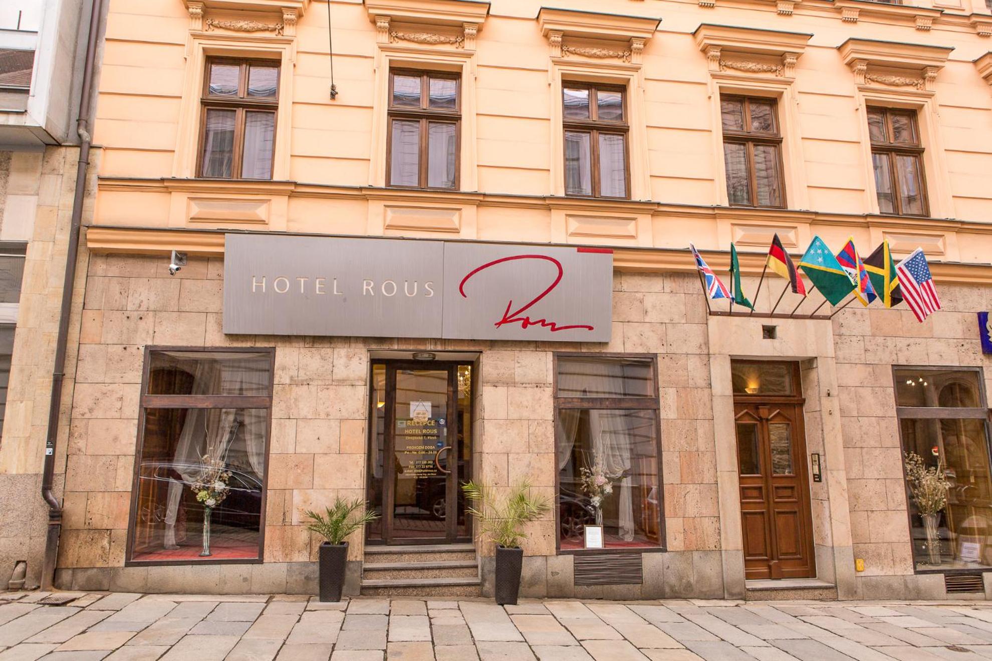 Hotel Rous - Property Image 1