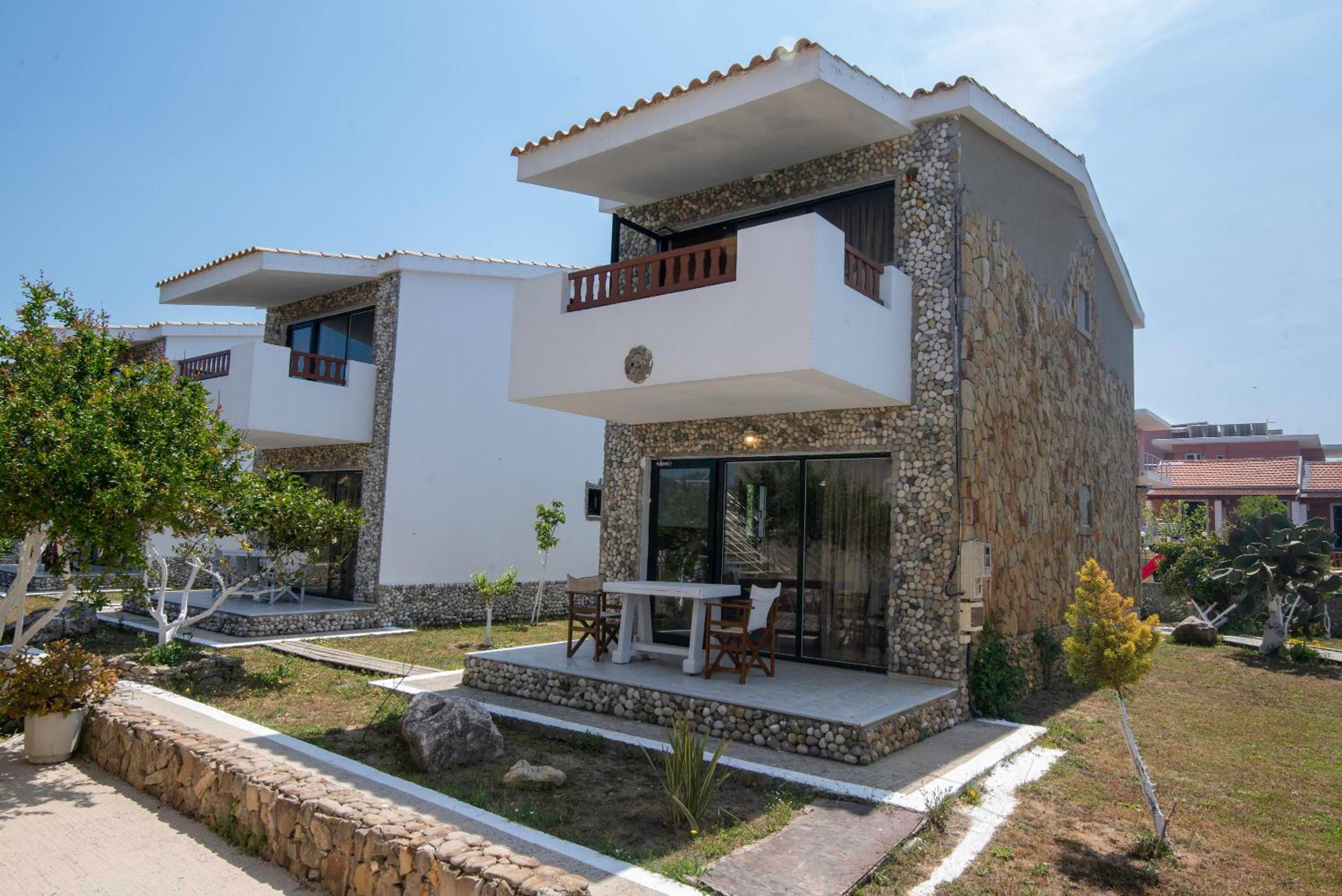 Mirage Arillas Studio Type A10 view 4