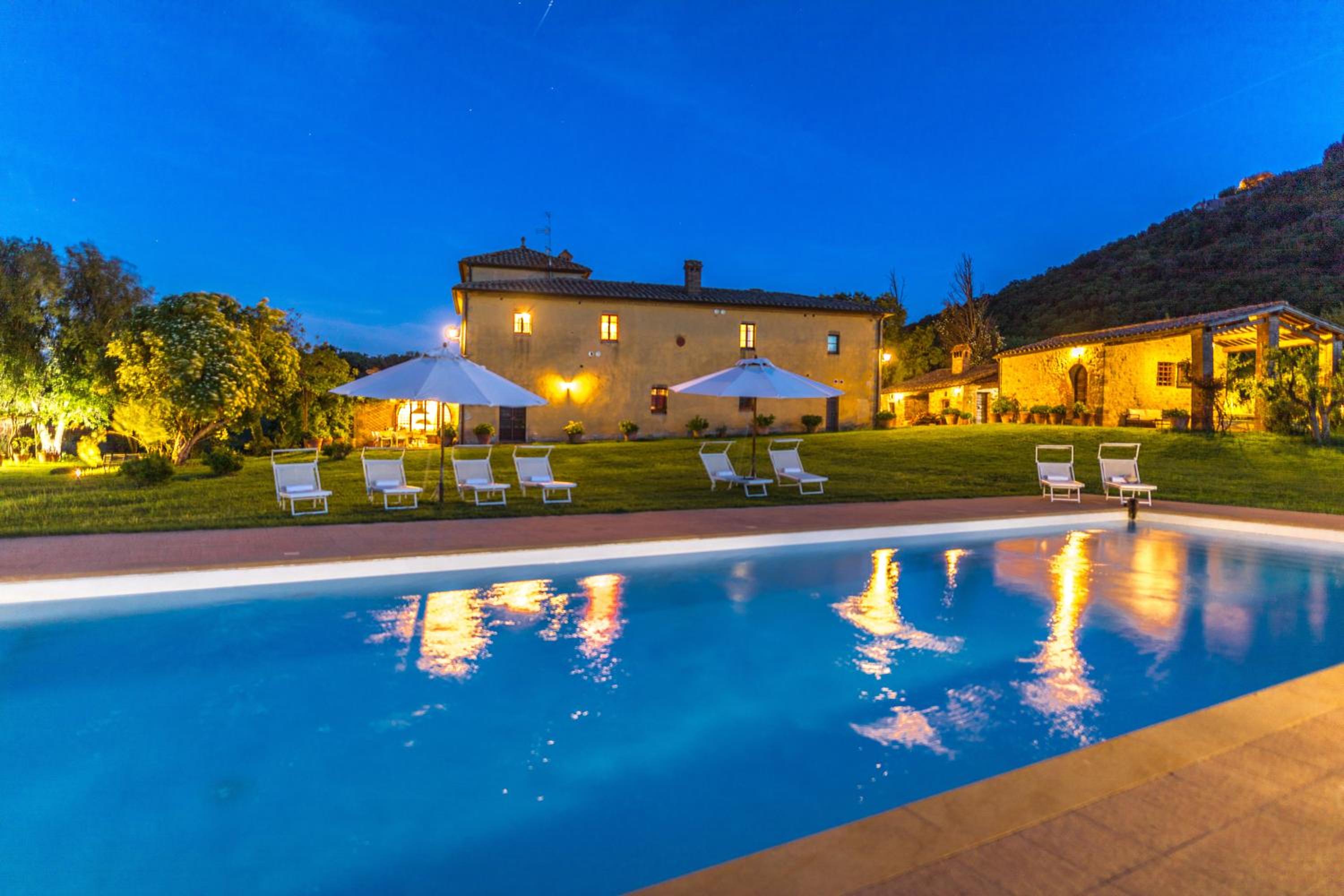 PODERE PRATOVECCHIO 14&2, Emma Villas view 2