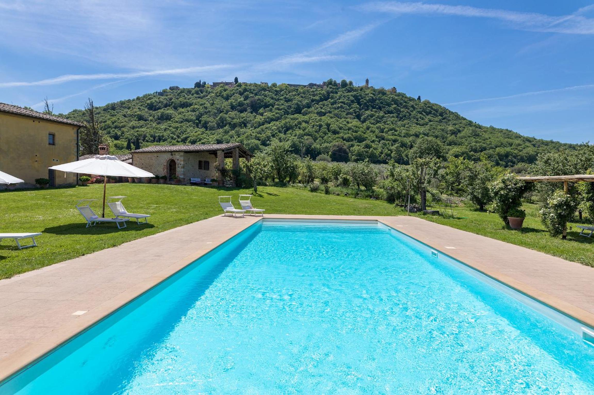 PODERE PRATOVECCHIO 14&2, Emma Villas view 3