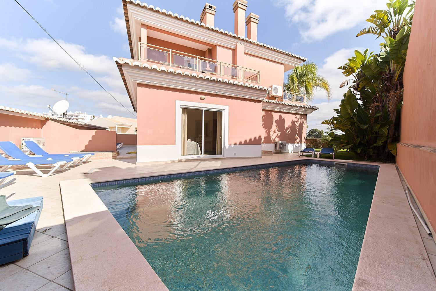 812 Quinta Marina
