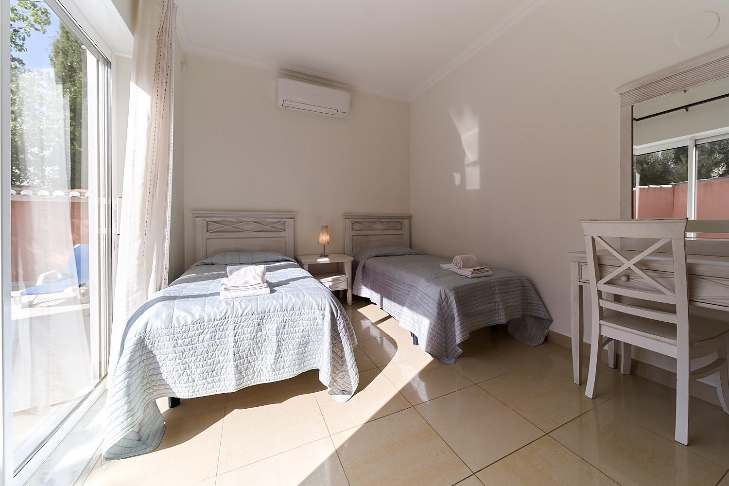 812 Quinta Marina