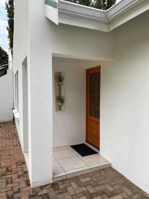 Gable Cottages No.4 Clarens view 2