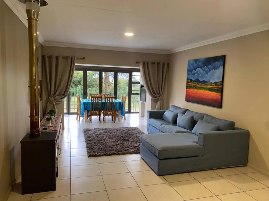 Gable Cottages No.4 Clarens view 4