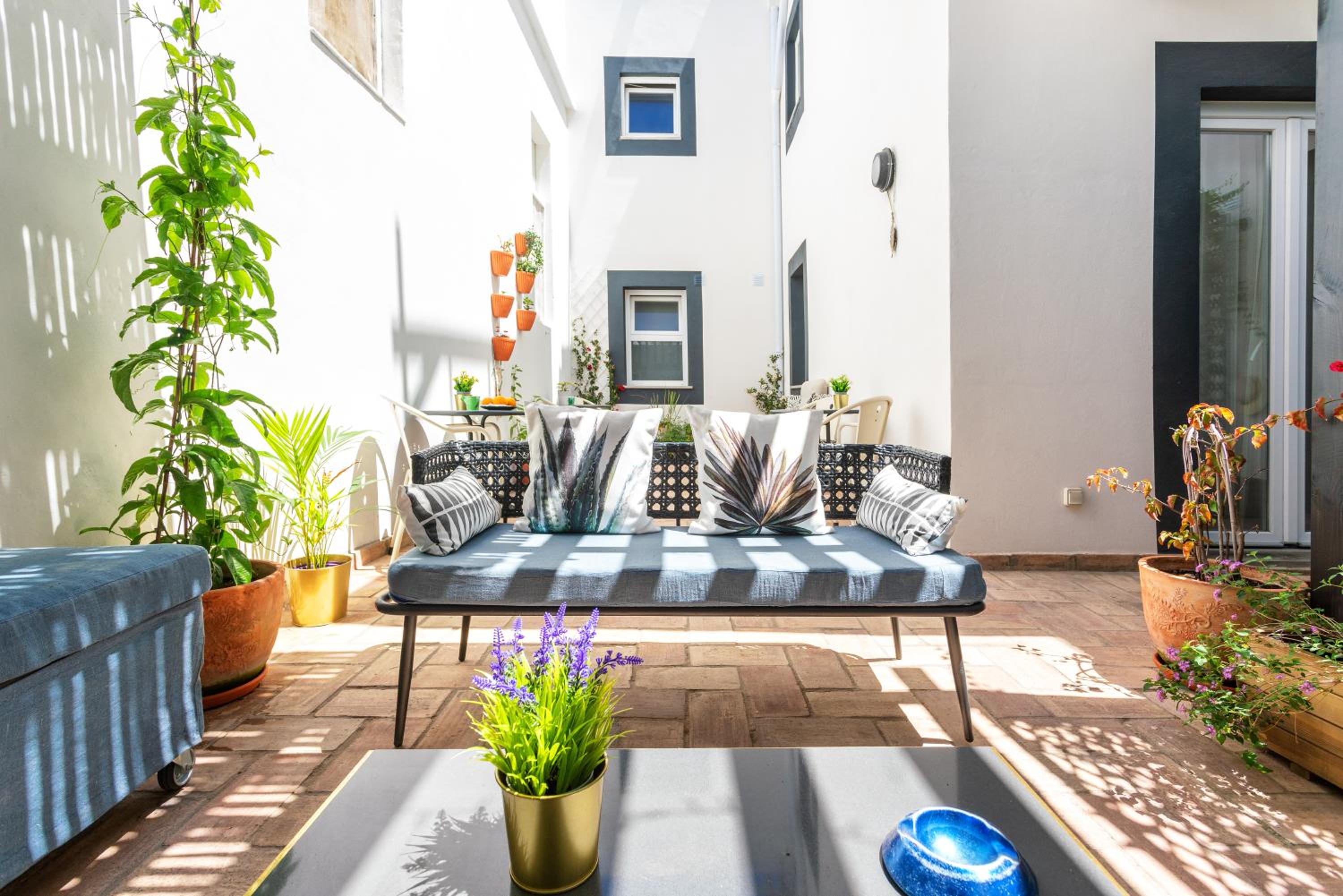 Hotel Downtown Alegria - Image 1