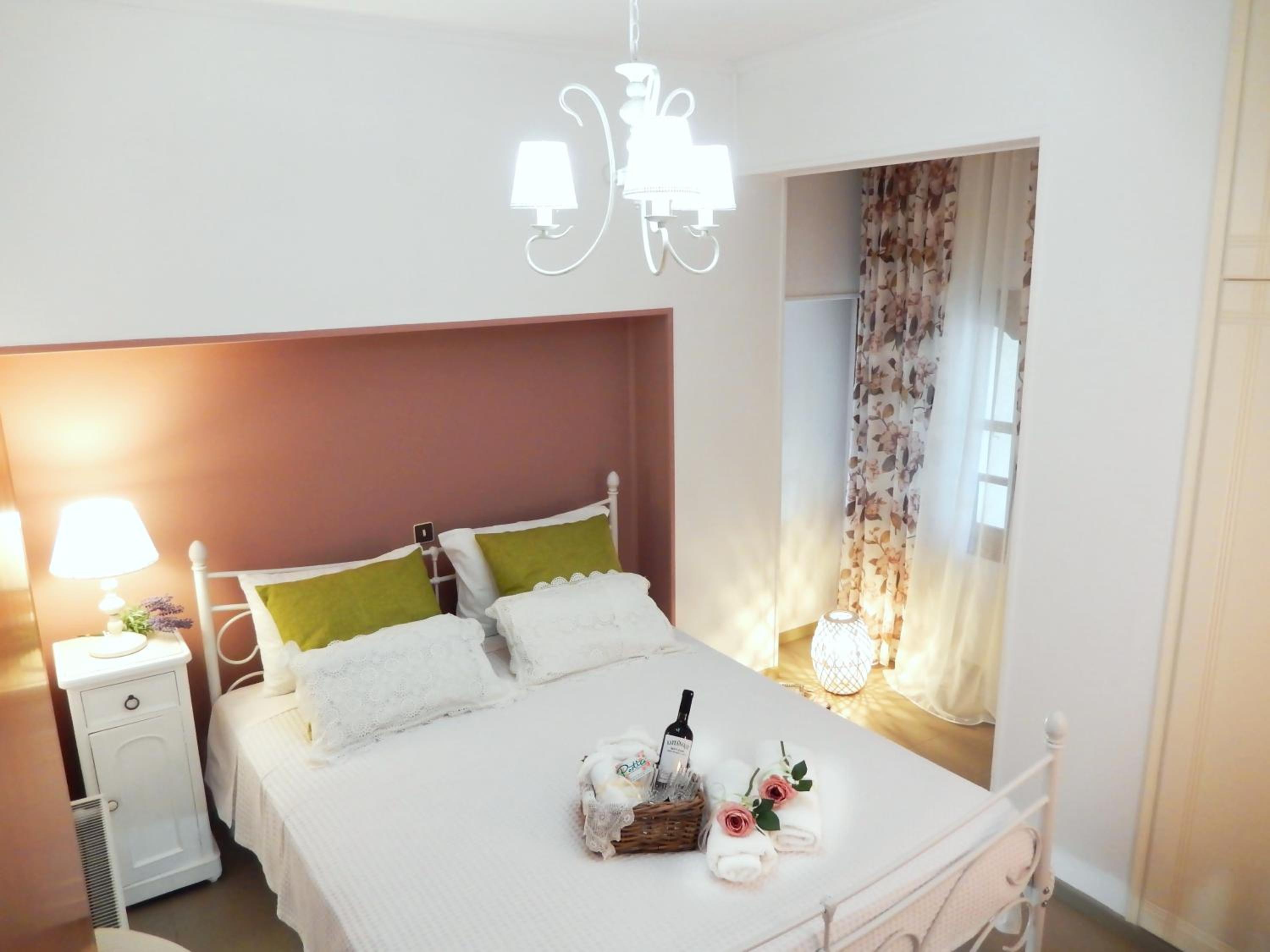 Portico Cozy Home view 4