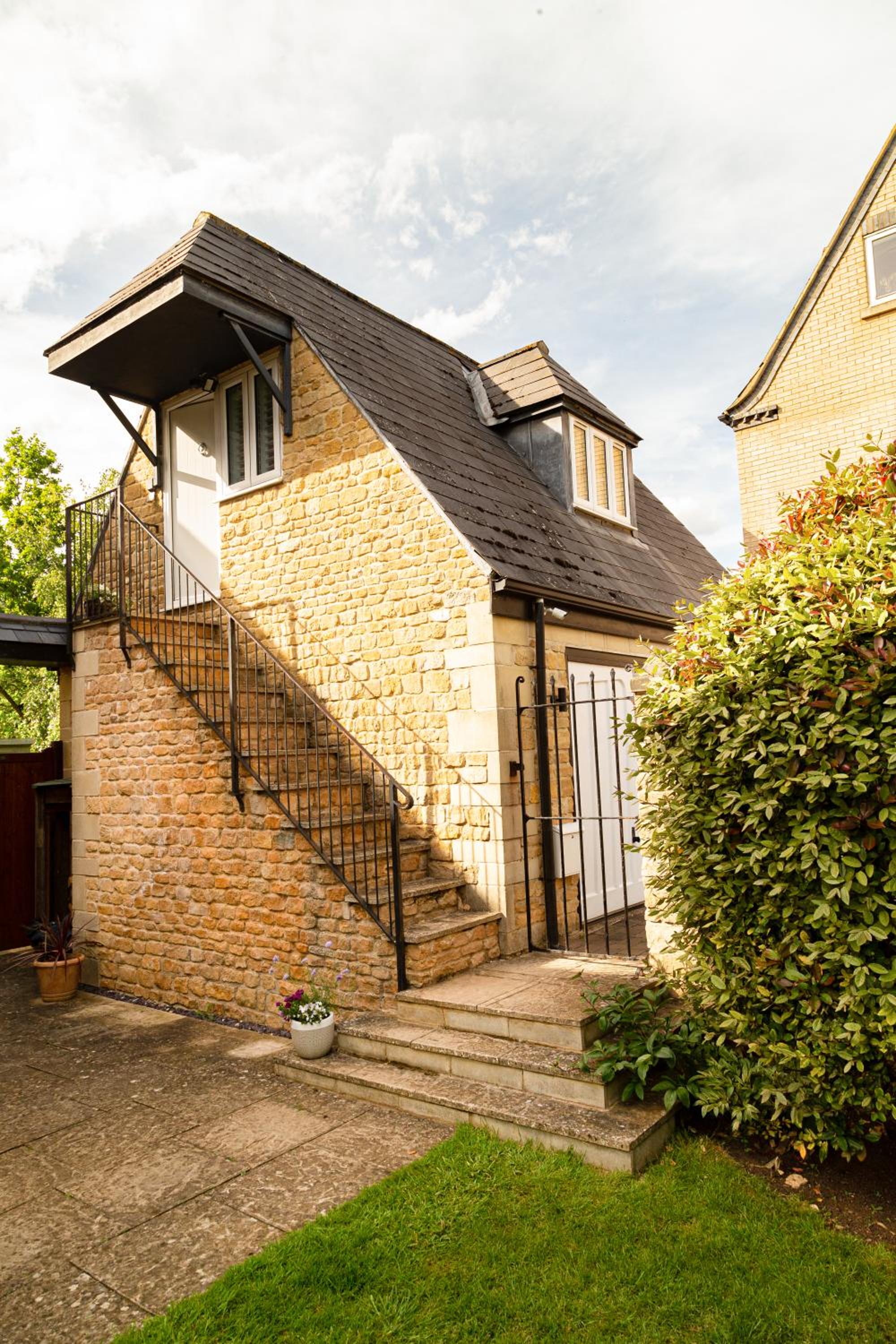 The Brigstock Snug