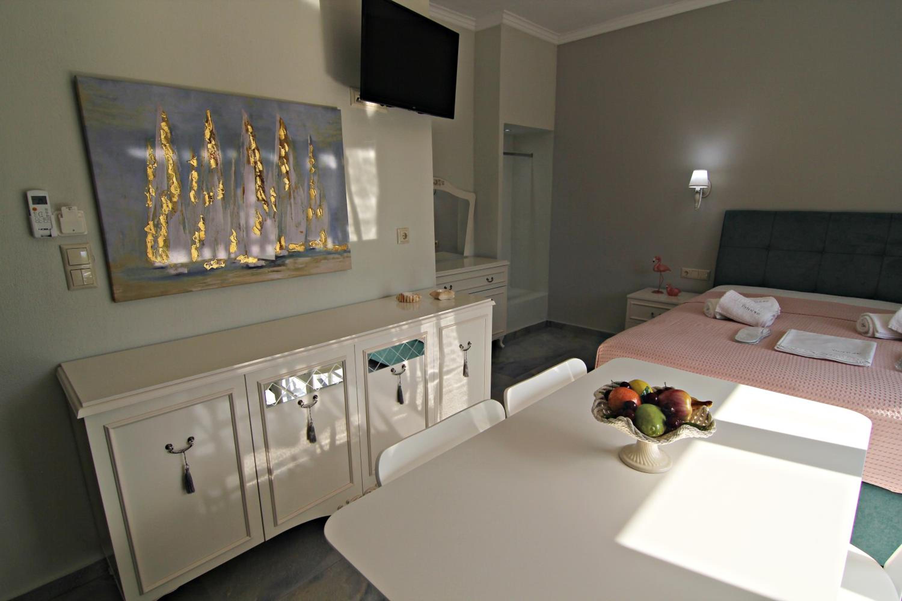 Olga's Suite Al Mar view 4