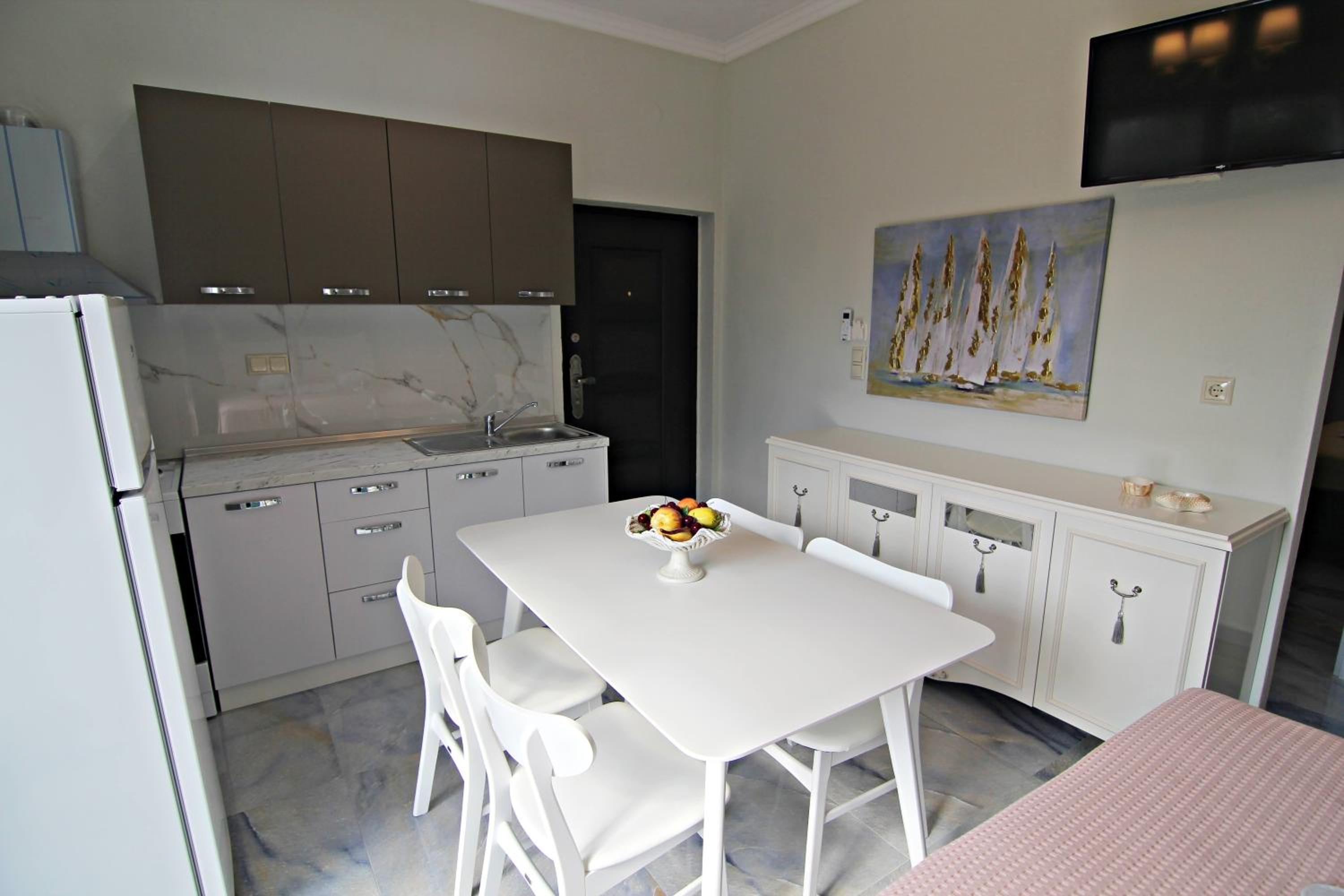 Olga's Suite Al Mar view 3