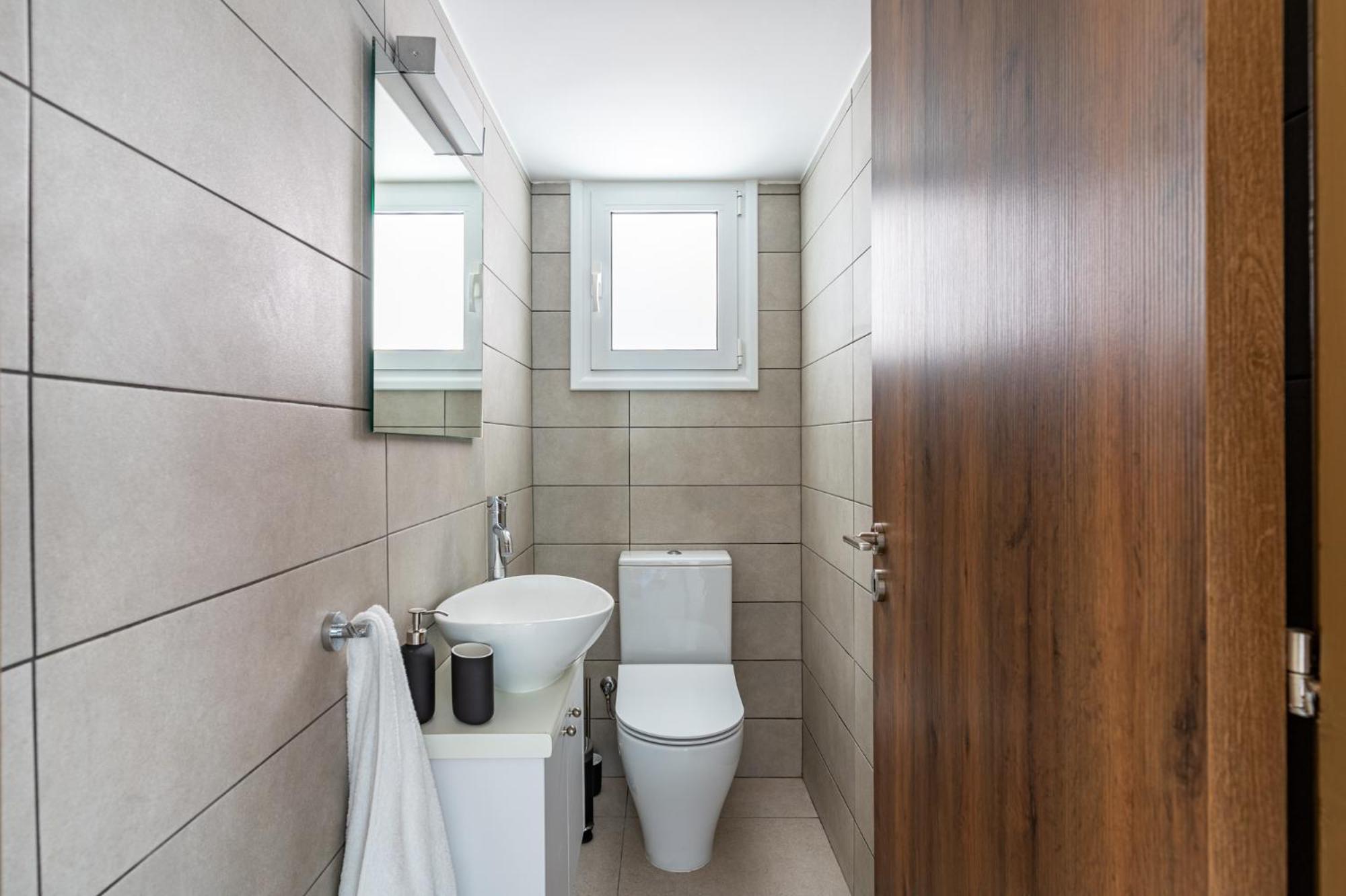 Arty Haven - Spacious 3-BR House in Larnaca view 2
