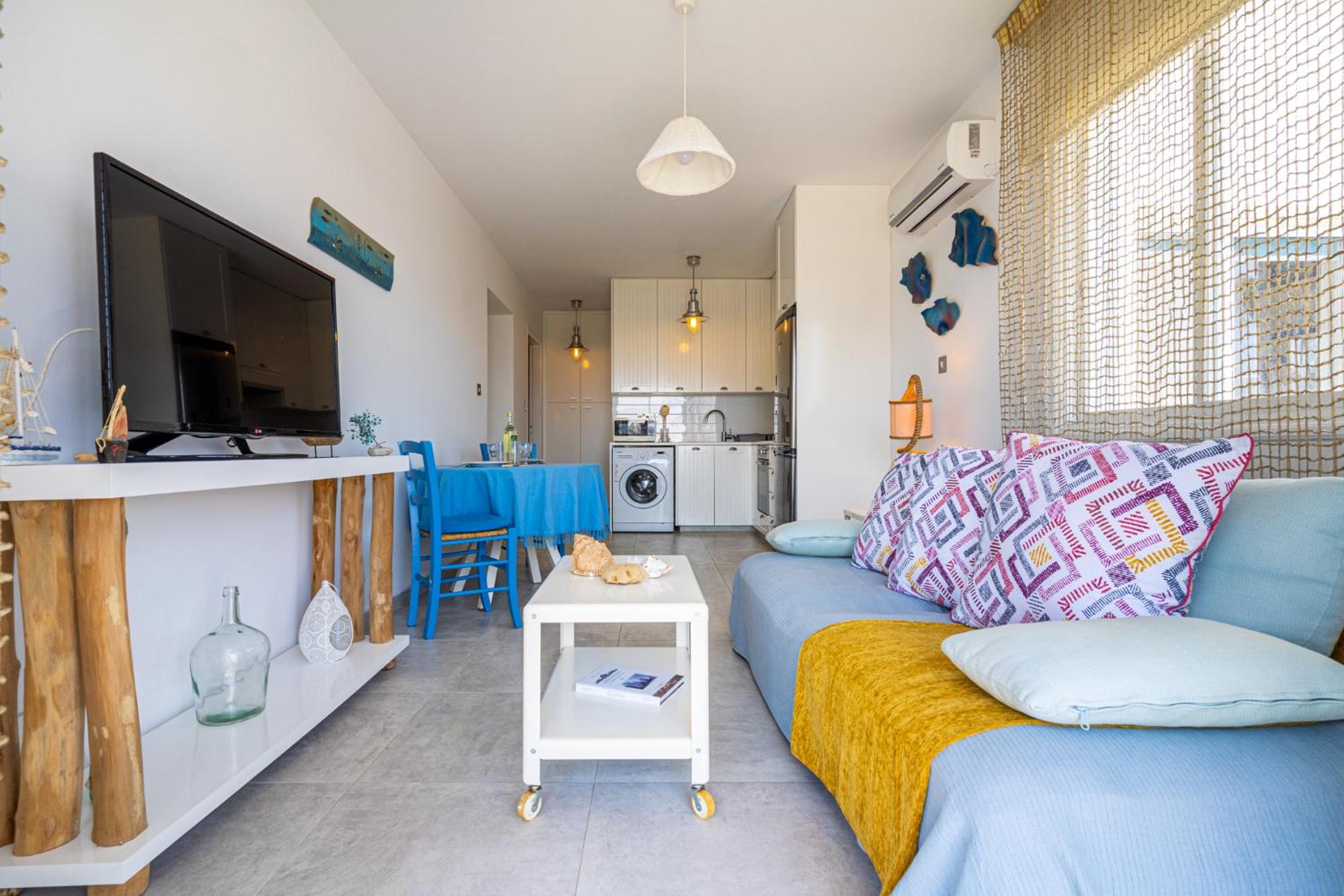 Seawaves 1- Bedroom Apartment near Meneou Beach