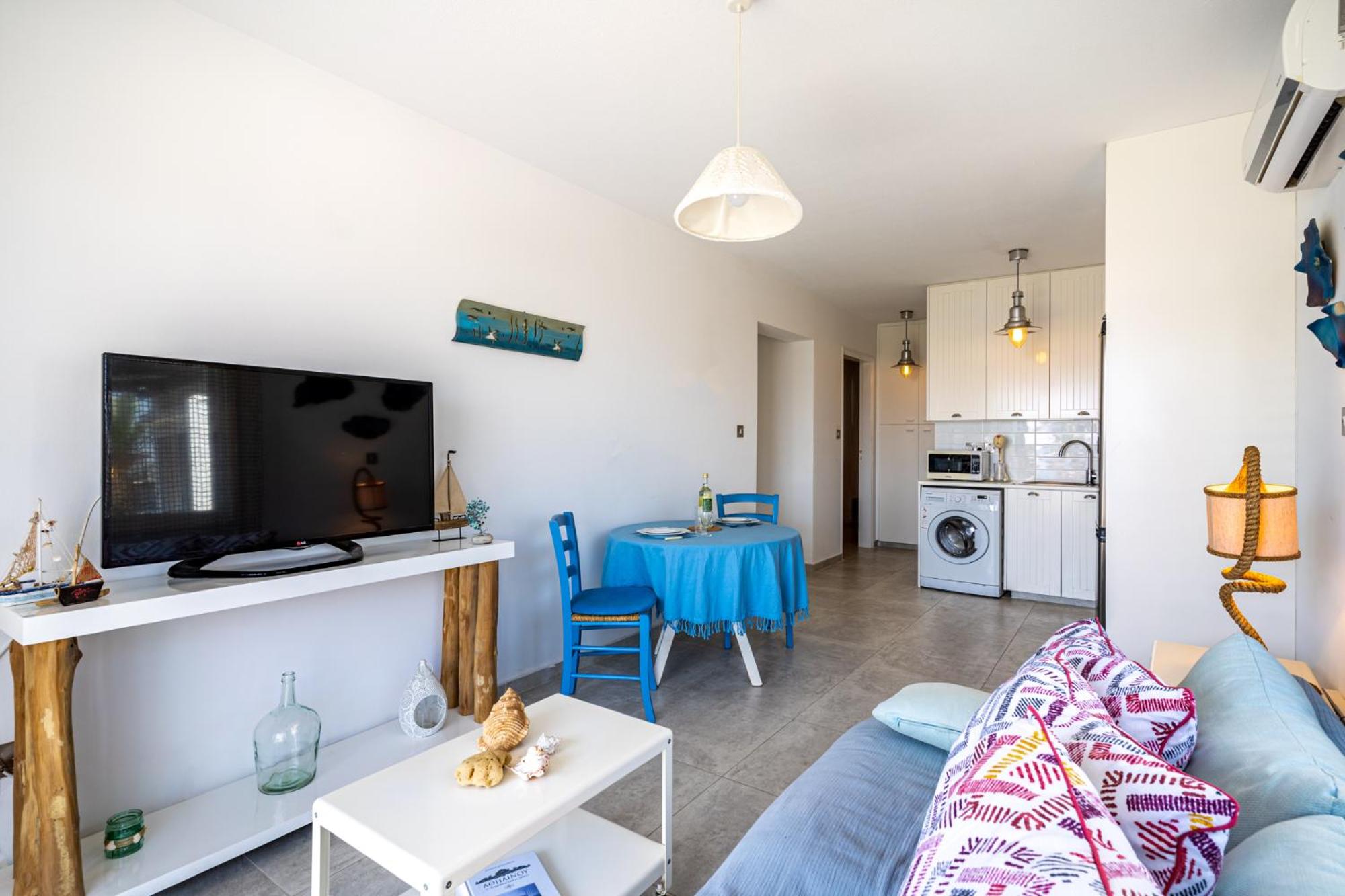 Seawaves 1- Bedroom Apartment near Meneou Beach