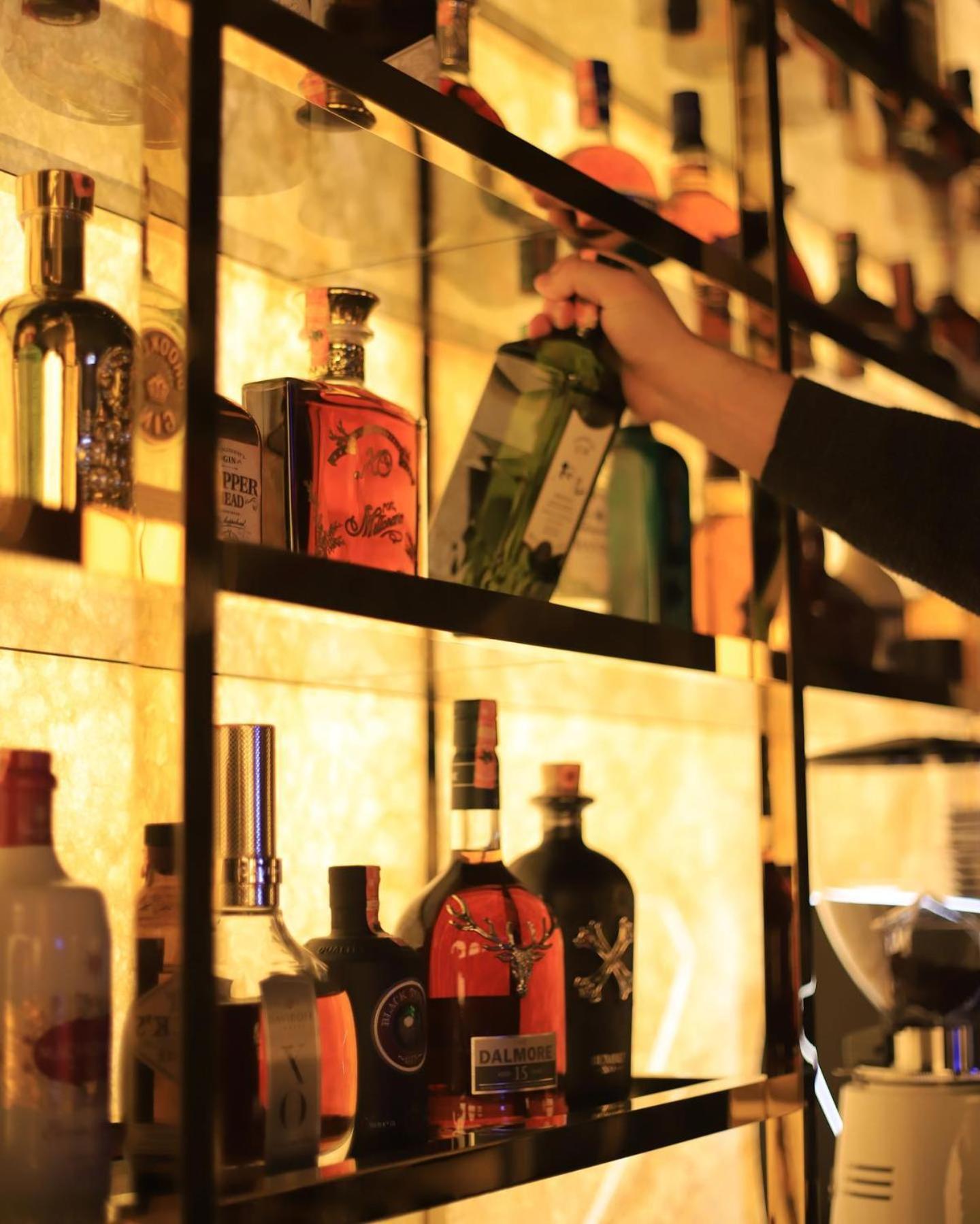 bar