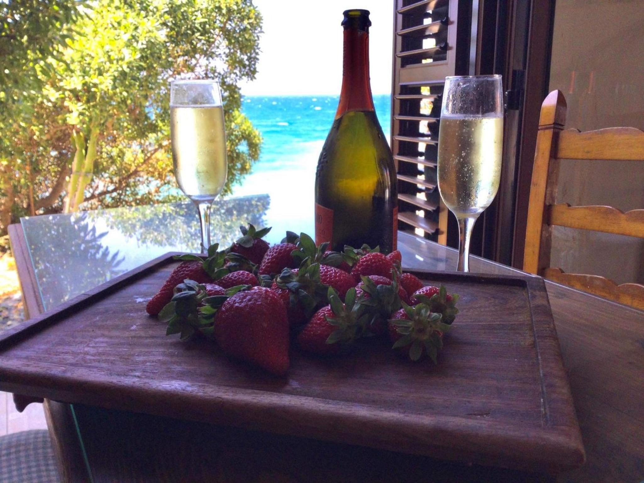 Shambala Beach House-where mountains meet the sea