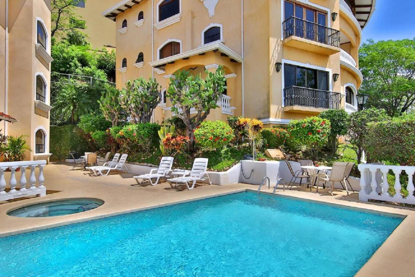 Playa Flamingo penthouse with pacific sunset views - Flamingo Rose Vista