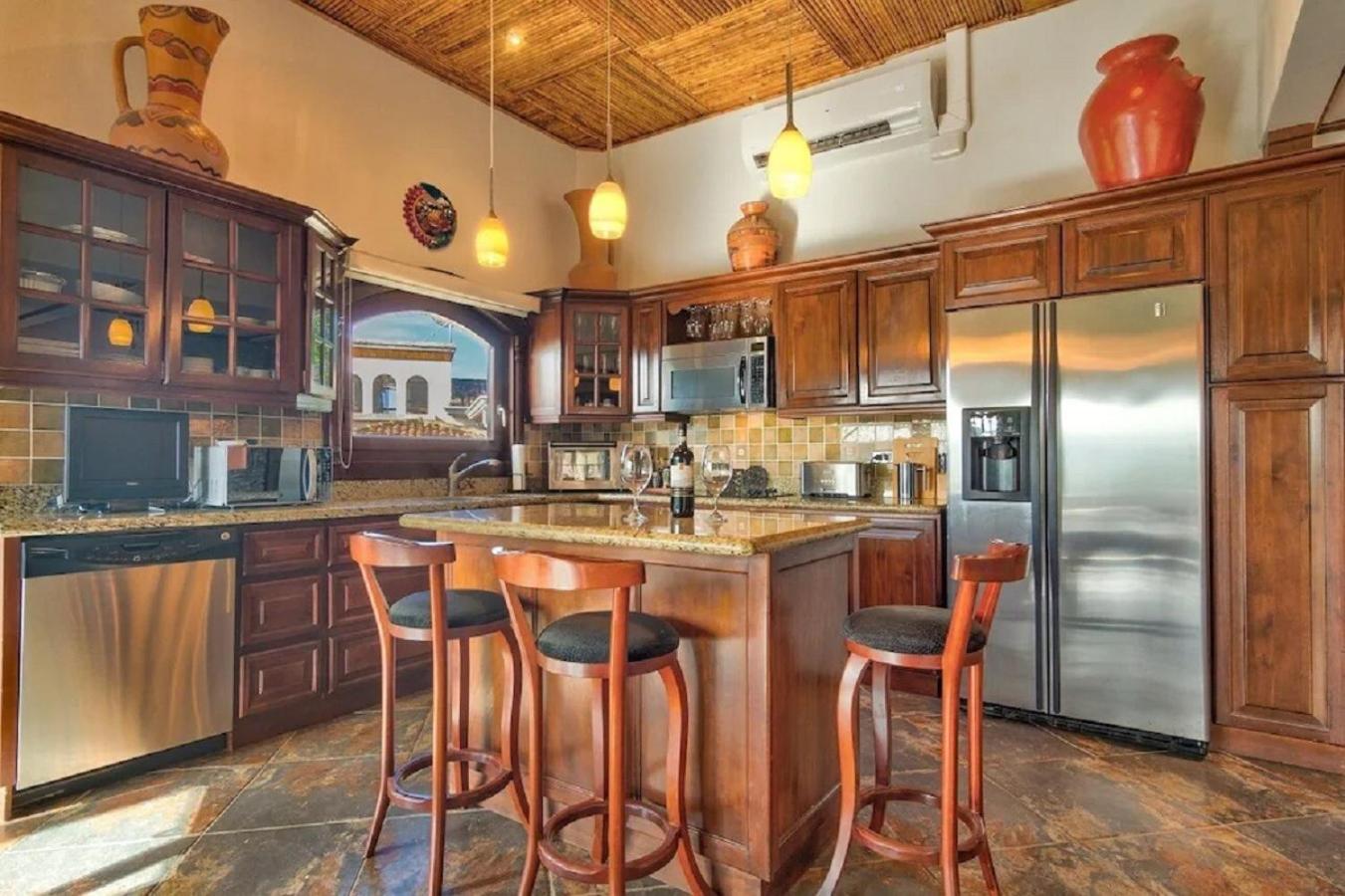 Playa Flamingo penthouse with pacific sunset views - Flamingo Rose Vista