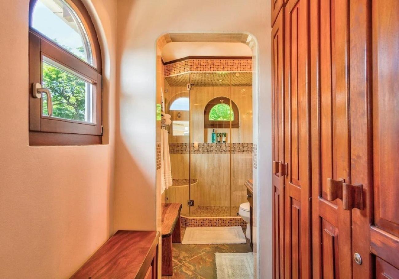 Playa Flamingo penthouse with pacific sunset views - Flamingo Rose Vista