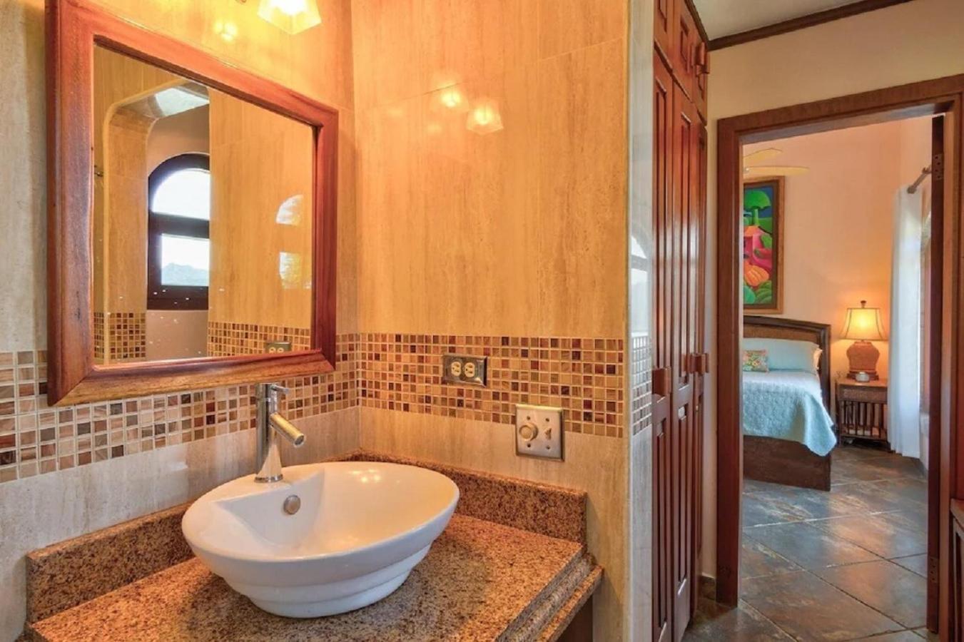 Playa Flamingo penthouse with pacific sunset views - Flamingo Rose Vista