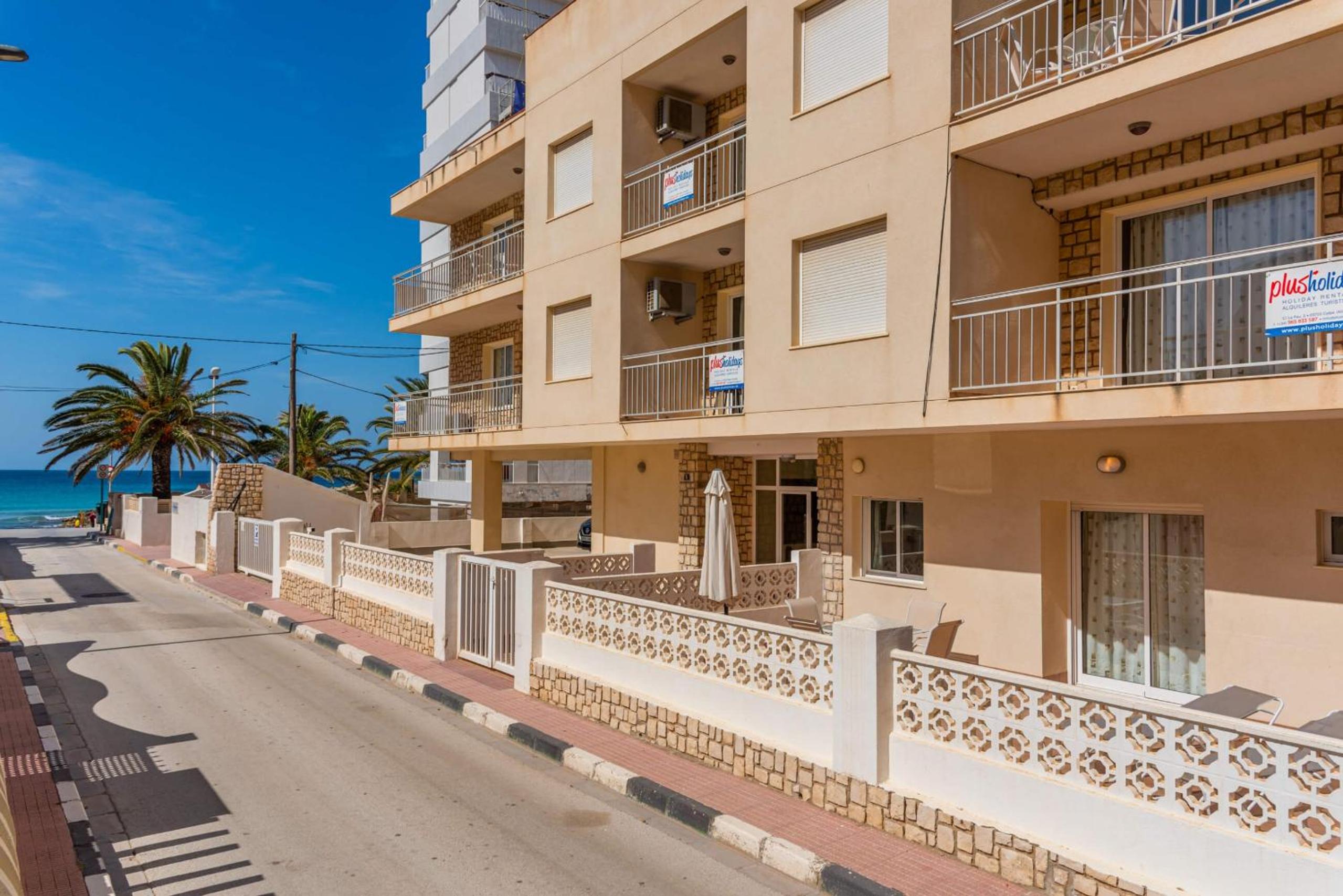 Apartamento Arenal 7 - PlusHolidays view 4