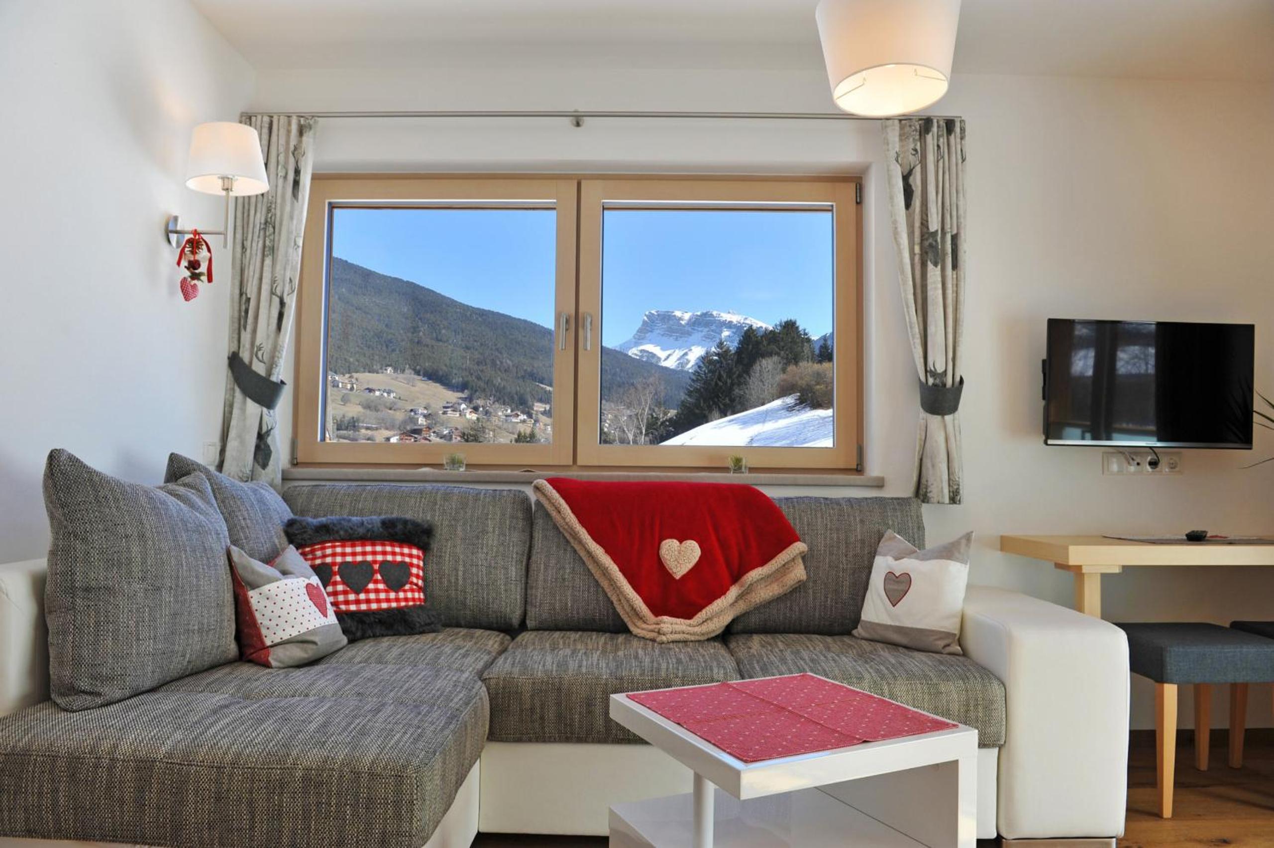 Apartments Cesa Leni