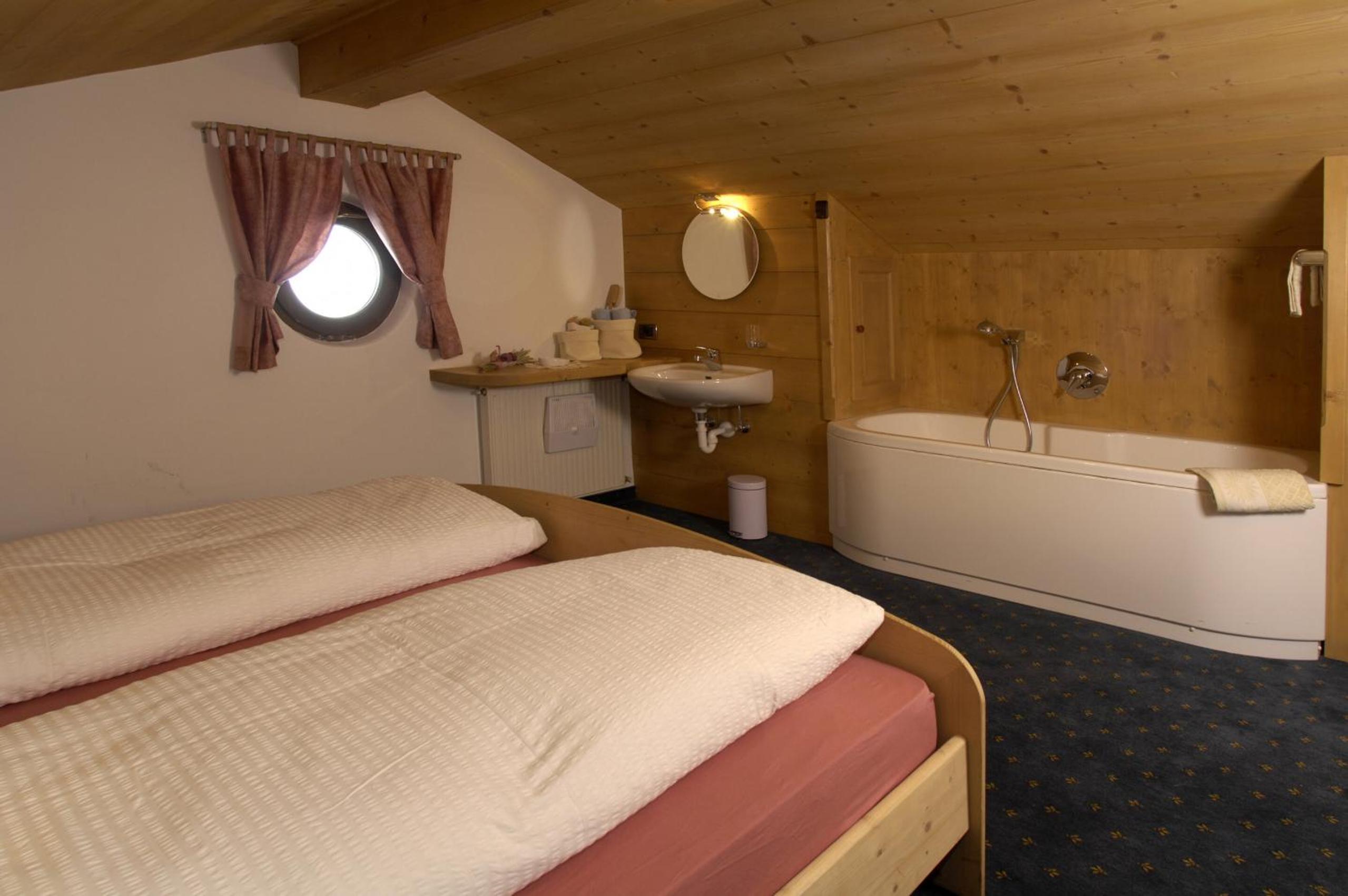 Agriturismo Apartments Tuene