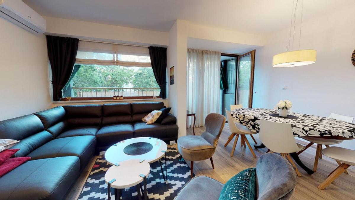 17 Ljubav Place view 2