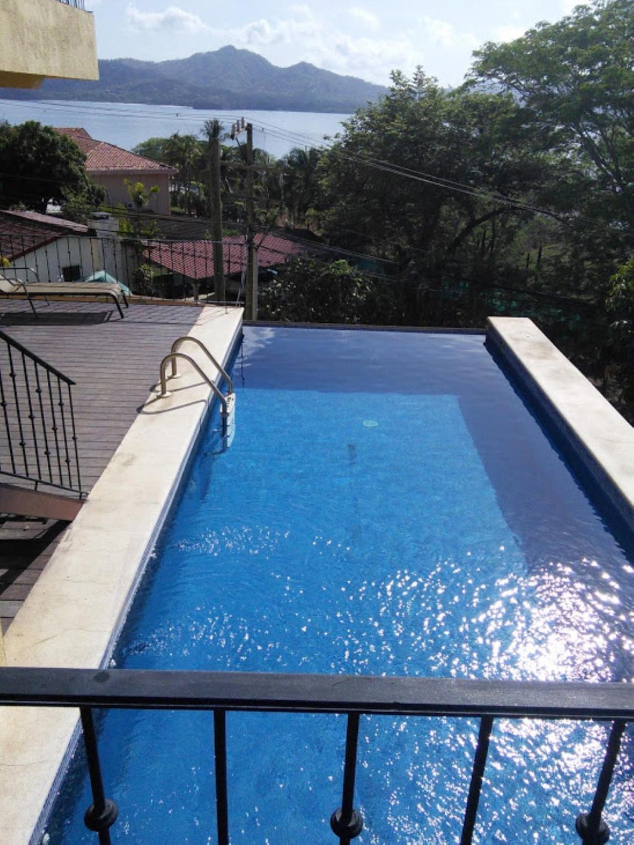 Presidential Suites 4 - Spacious condo in the heart of Flamingo, sleeps 6