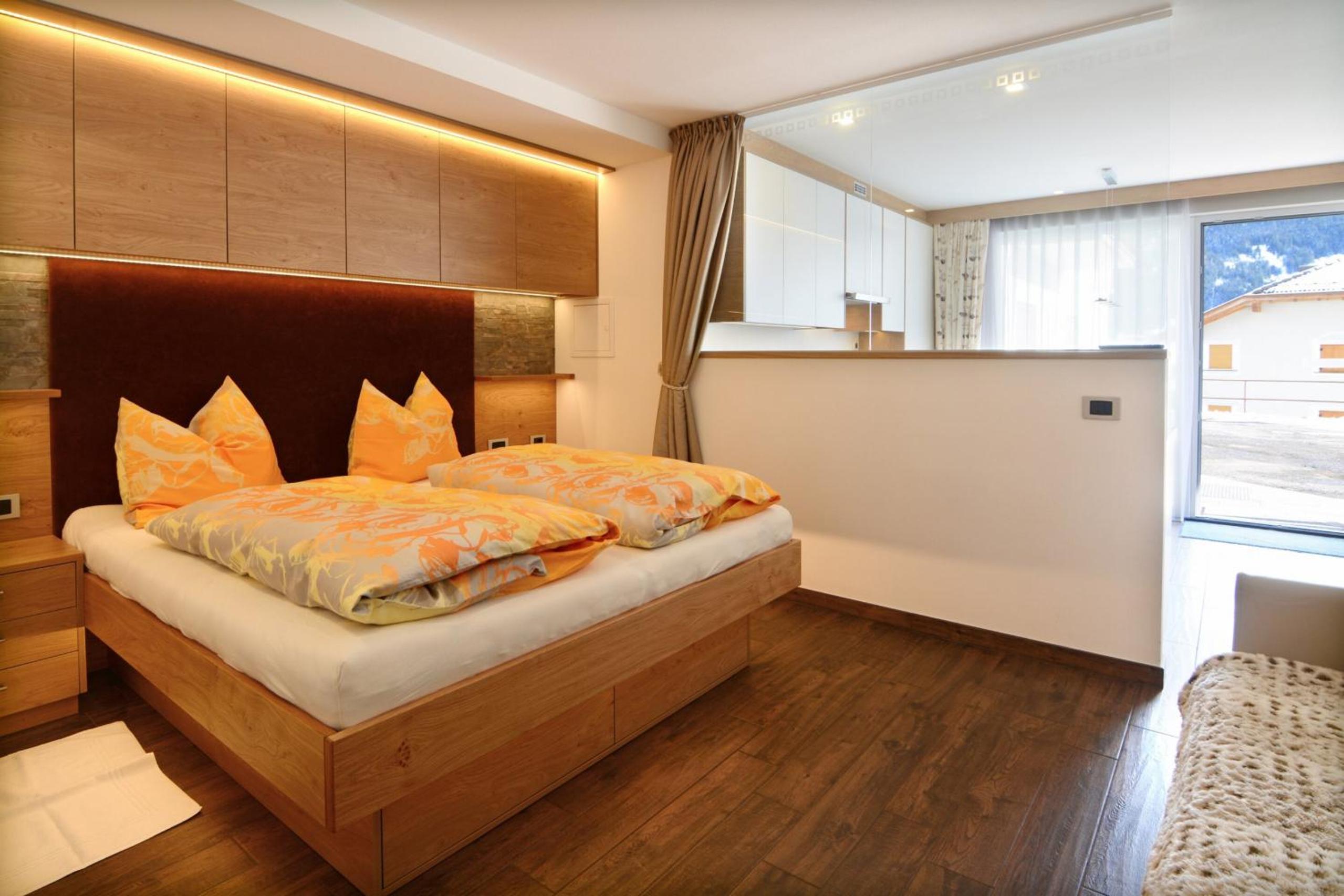 Apartments Mujnei view 3